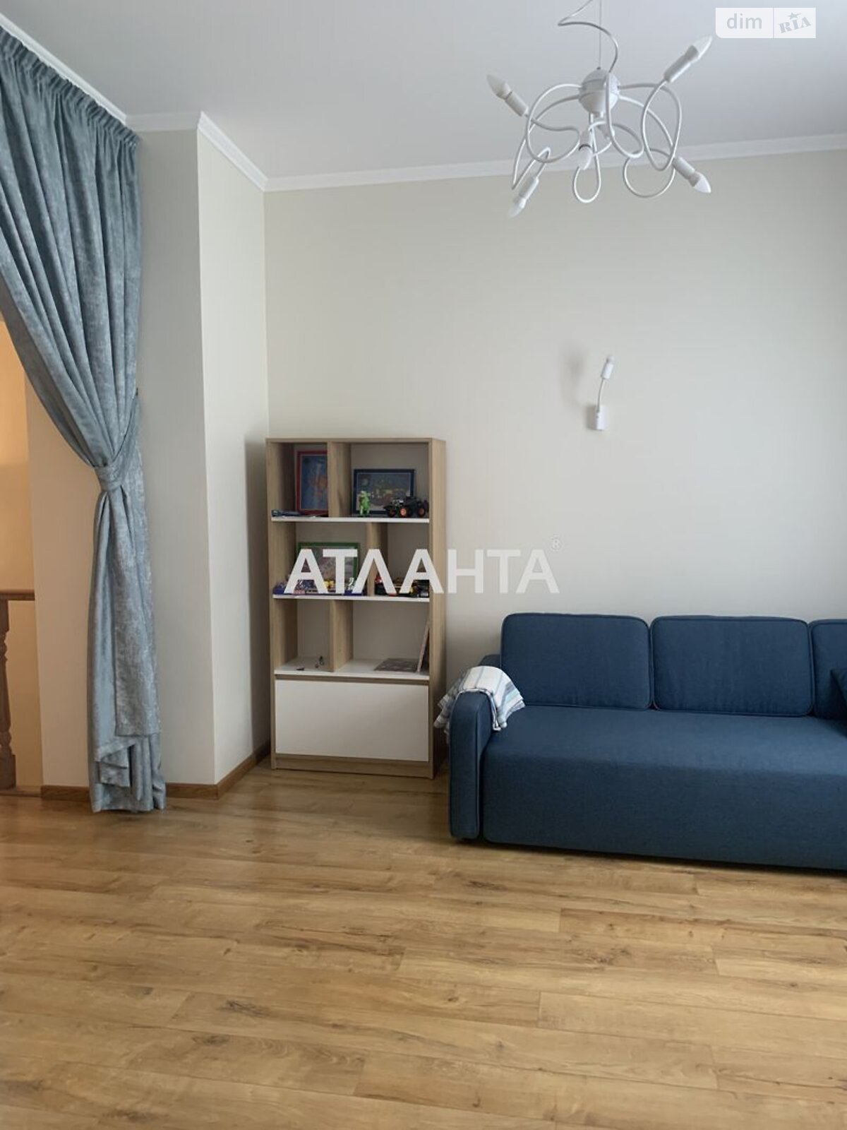 двухэтажный дом, 290 кв. м, ракушечник (ракушняк). Продажа в Лесках фото 1