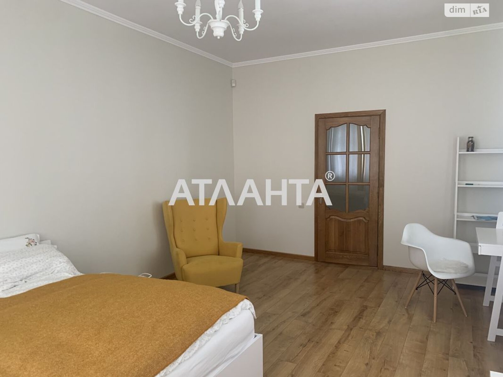 двухэтажный дом, 290 кв. м, ракушечник (ракушняк). Продажа в Лесках фото 1