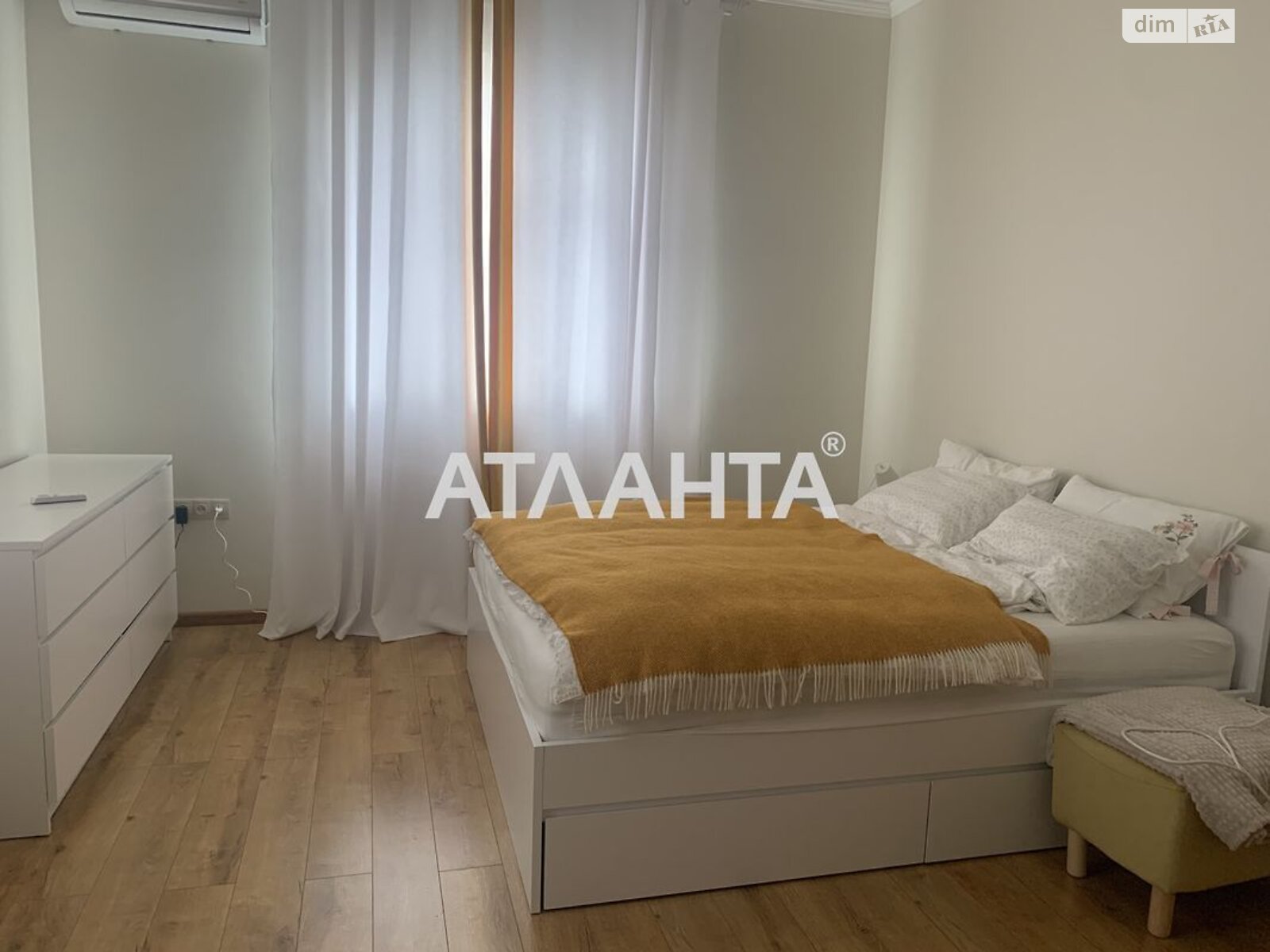 двухэтажный дом, 290 кв. м, ракушечник (ракушняк). Продажа в Лесках фото 1