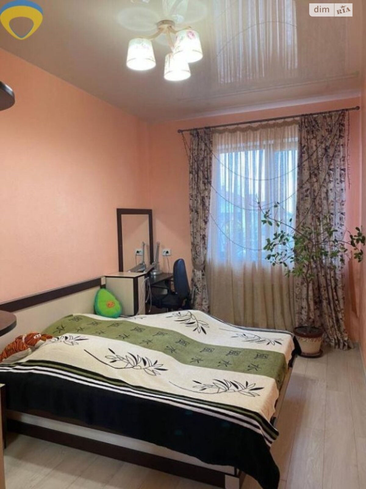 двухэтажный дом с балконом, 232 кв. м, кирпич. Продажа в Лесках фото 1