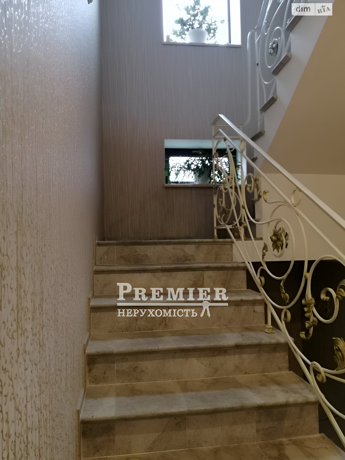 двоповерховий будинок з гаражем, 350 кв. м, цегла. Продаж у Ліски фото 1 двоповерховий будинок з гаражем, 350 кв. м, цегла. Продаж у Ліски фото 1