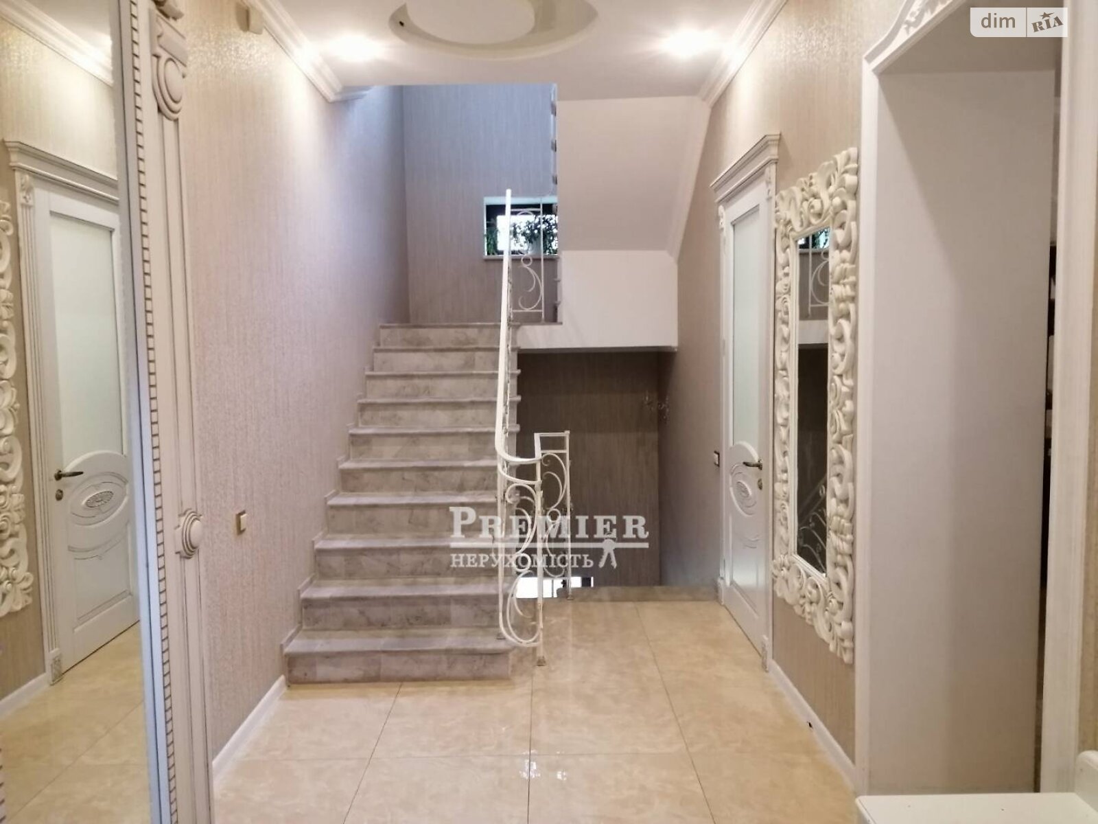 двоповерховий будинок з гаражем, 350 кв. м, цегла. Продаж у Ліски фото 1 двоповерховий будинок з гаражем, 350 кв. м, цегла. Продаж у Ліски фото 1