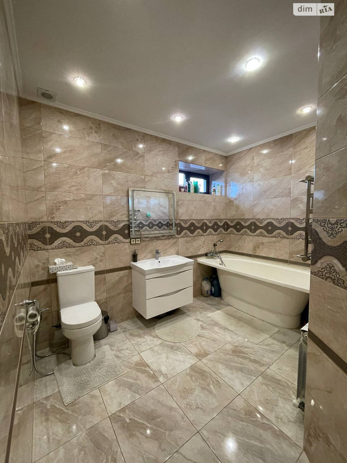 двоповерховий будинок з гаражем, 290 кв. м, цегла. Продаж у Ліски фото 1 двоповерховий будинок з гаражем, 290 кв. м, цегла. Продаж у Ліски фото 1