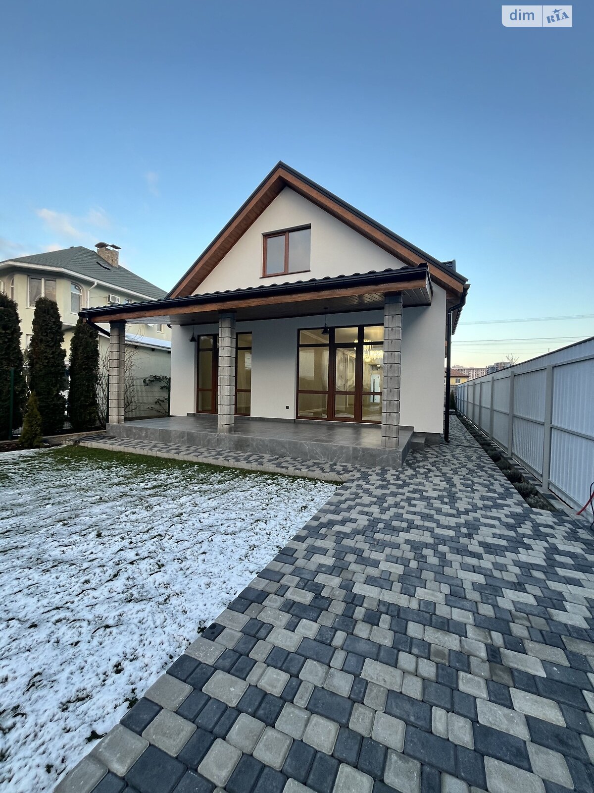 двухэтажный дом с гаражом, 180 кв. м, пеноблок. Продажа в Лески фото 1 двухэтажный дом с гаражом, 180 кв. м, пеноблок. Продажа в Лески фото 1