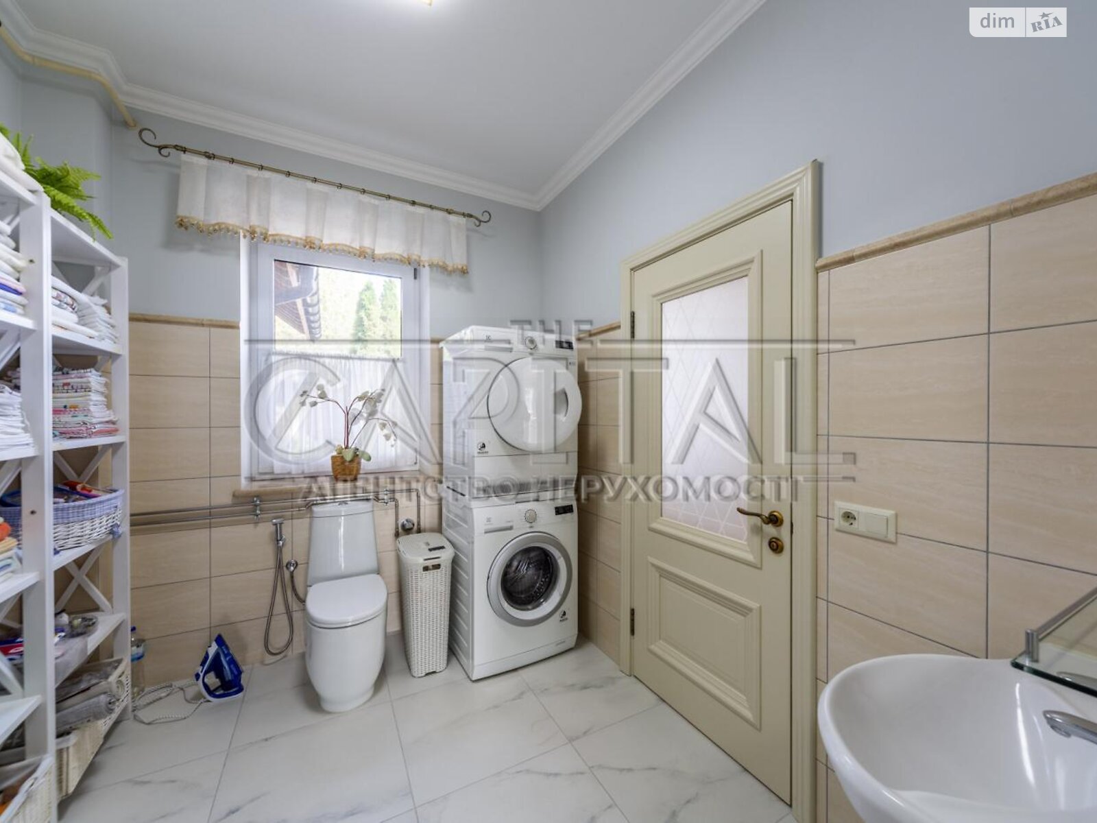 двухэтажный дом с верандой, 440 кв. м, кирпич. Продажа в Лесниках фото 1 двухэтажный дом с верандой, 440 кв. м, кирпич. Продажа в Лесниках фото 1