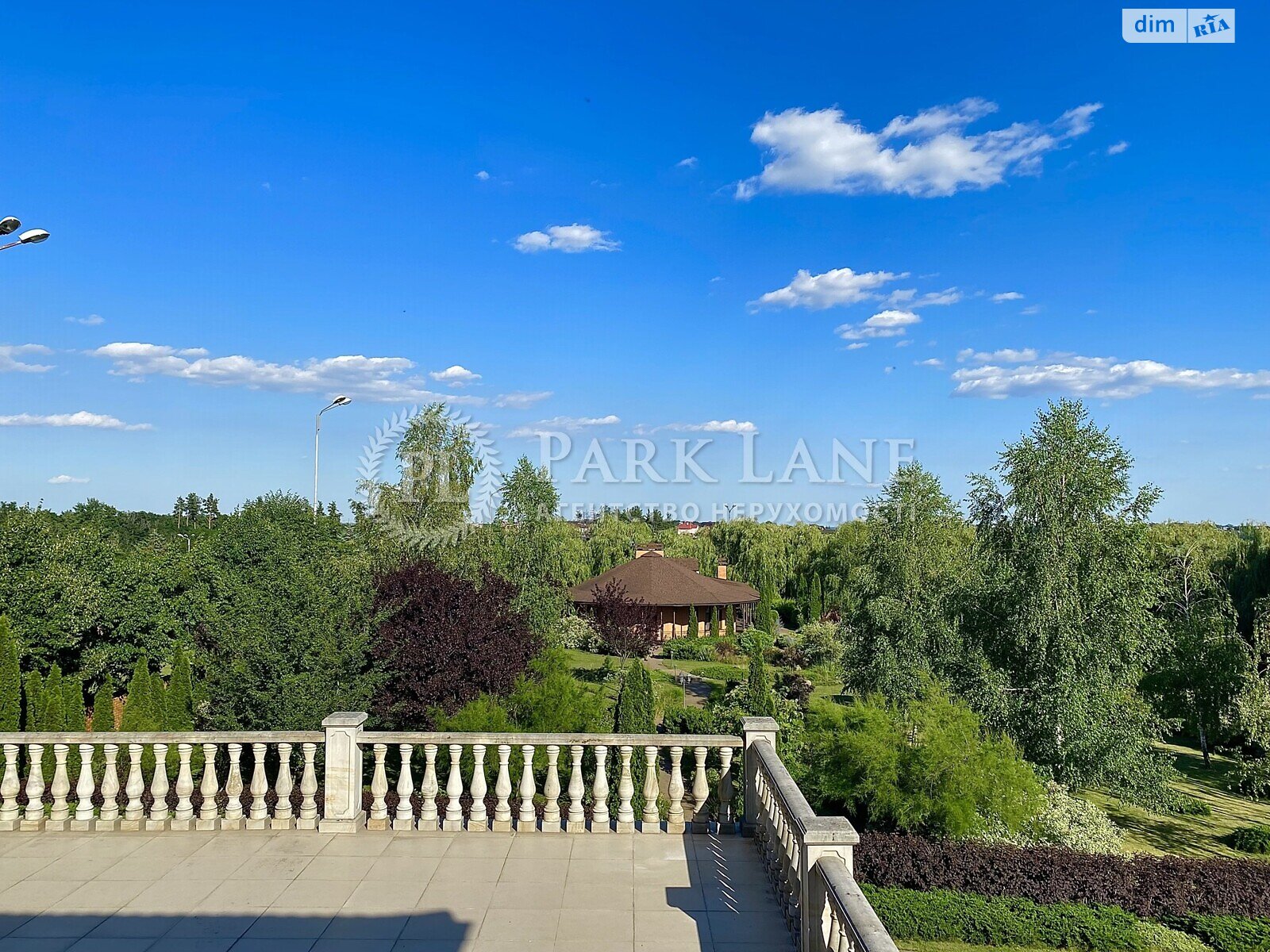 триповерховий будинок бесідка, 900 кв. м, цегла. Продаж у Лісниках фото 1 триповерховий будинок бесідка, 900 кв. м, цегла. Продаж у Лісниках фото 1