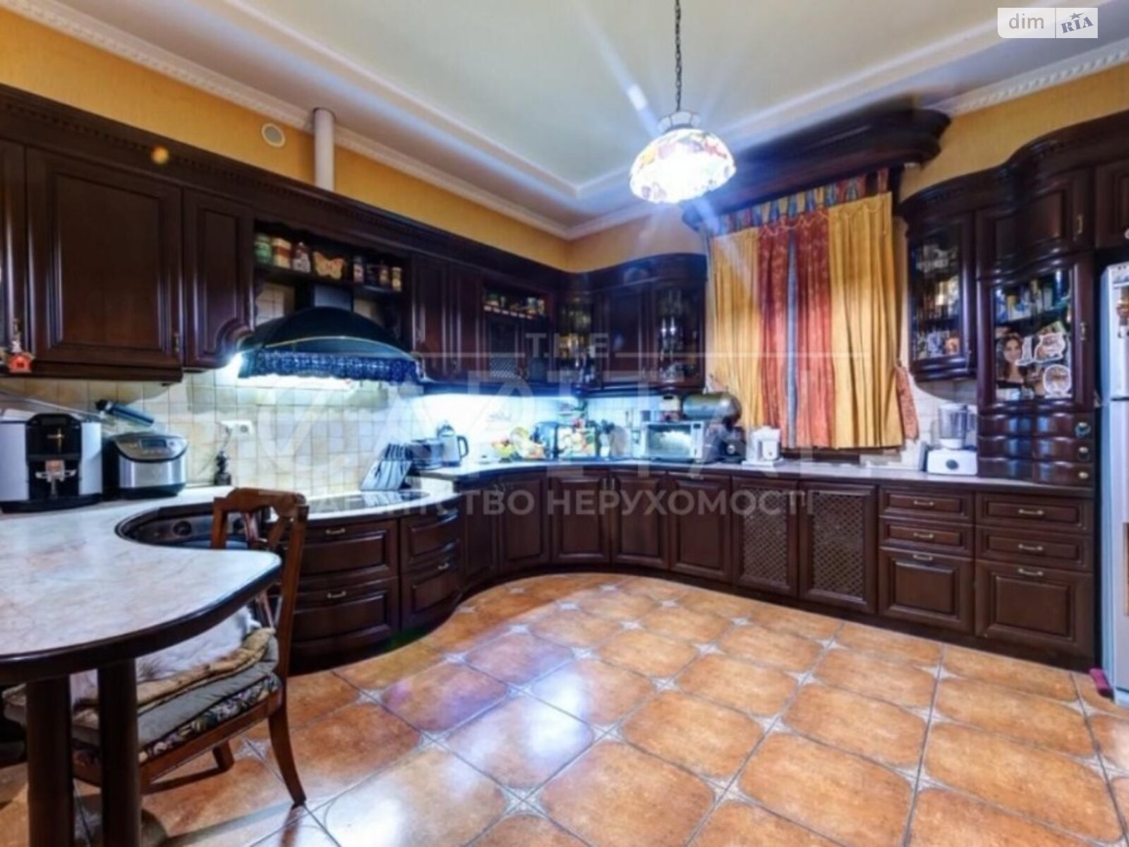 четырехэтажный дом с верандой, 790 кв. м, кирпич. Продажа в Лесниках фото 1 четырехэтажный дом с верандой, 790 кв. м, кирпич. Продажа в Лесниках фото 1