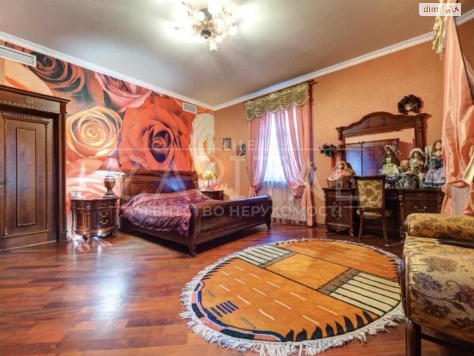 четырехэтажный дом с верандой, 790 кв. м, кирпич. Продажа в Лесниках фото 1 четырехэтажный дом с верандой, 790 кв. м, кирпич. Продажа в Лесниках фото 1