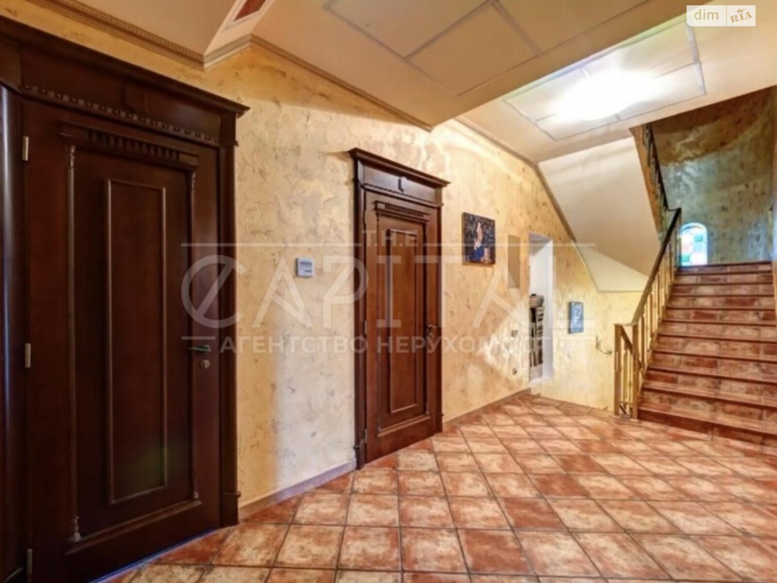 четырехэтажный дом с верандой, 790 кв. м, кирпич. Продажа в Лесниках фото 1 четырехэтажный дом с верандой, 790 кв. м, кирпич. Продажа в Лесниках фото 1