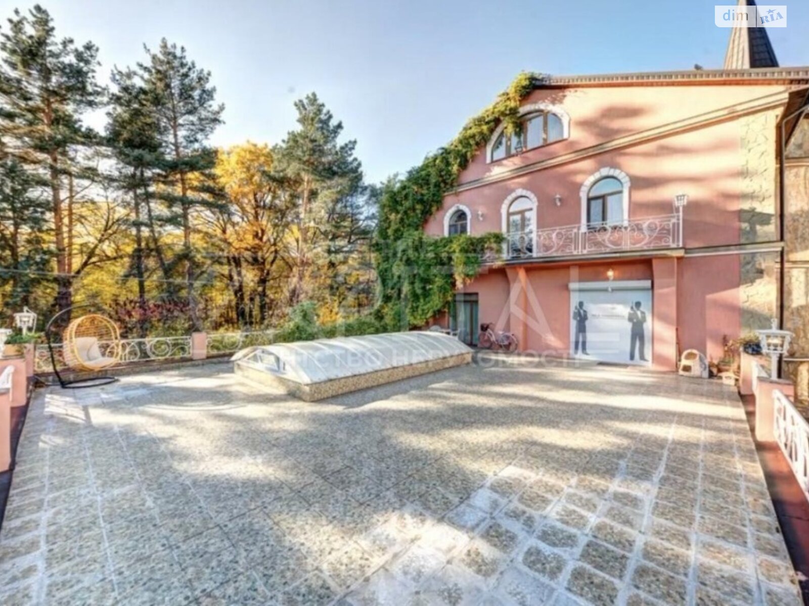 четырехэтажный дом с верандой, 790 кв. м, кирпич. Продажа в Лесниках фото 1 четырехэтажный дом с верандой, 790 кв. м, кирпич. Продажа в Лесниках фото 1
