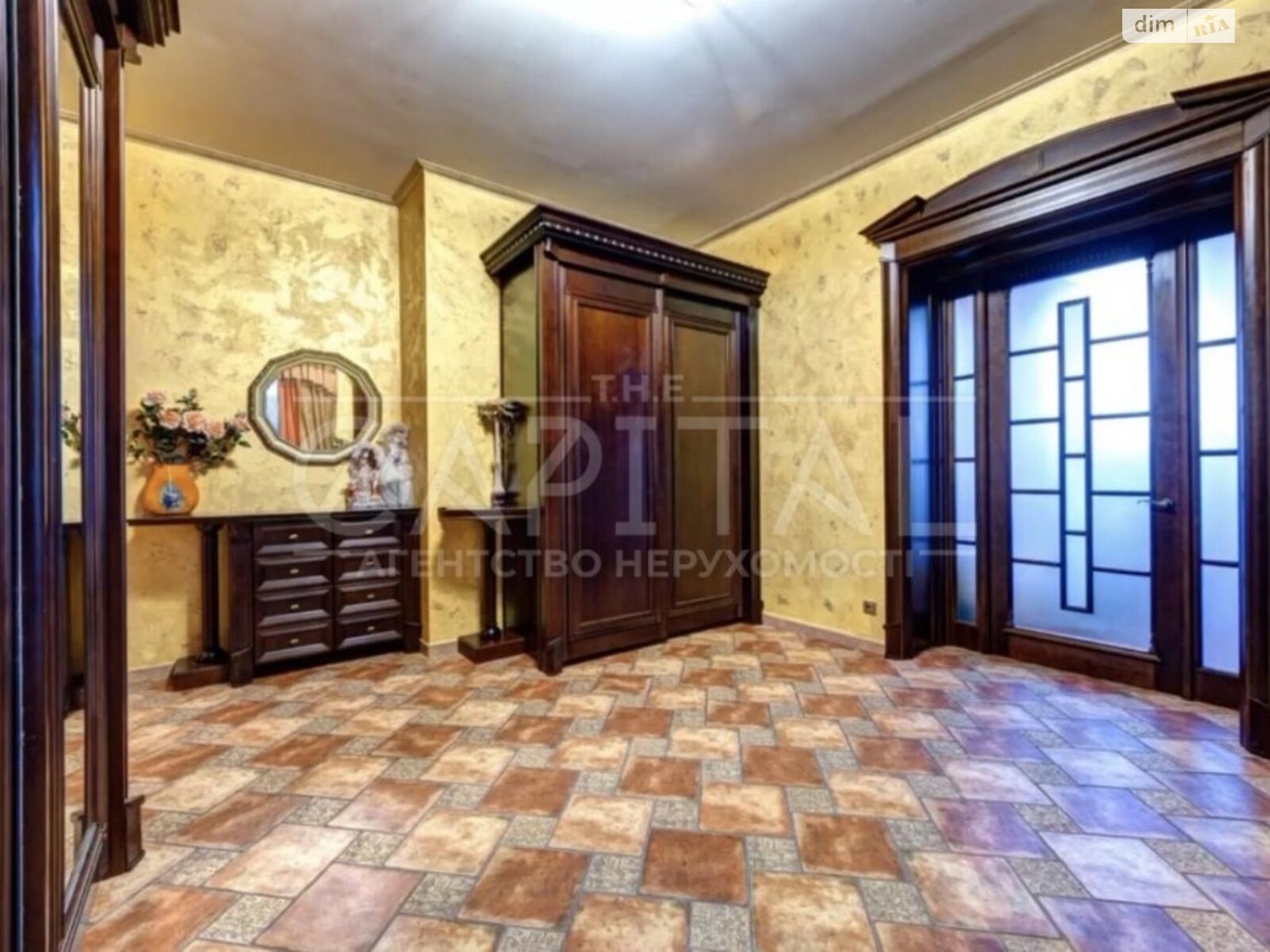четырехэтажный дом с верандой, 790 кв. м, кирпич. Продажа в Лесниках фото 1 четырехэтажный дом с верандой, 790 кв. м, кирпич. Продажа в Лесниках фото 1