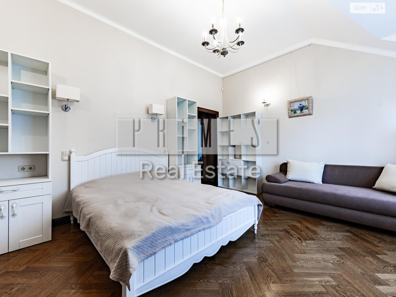 трехэтажный дом, 493.8 кв. м, кирпич. Продажа в Лесниках фото 1