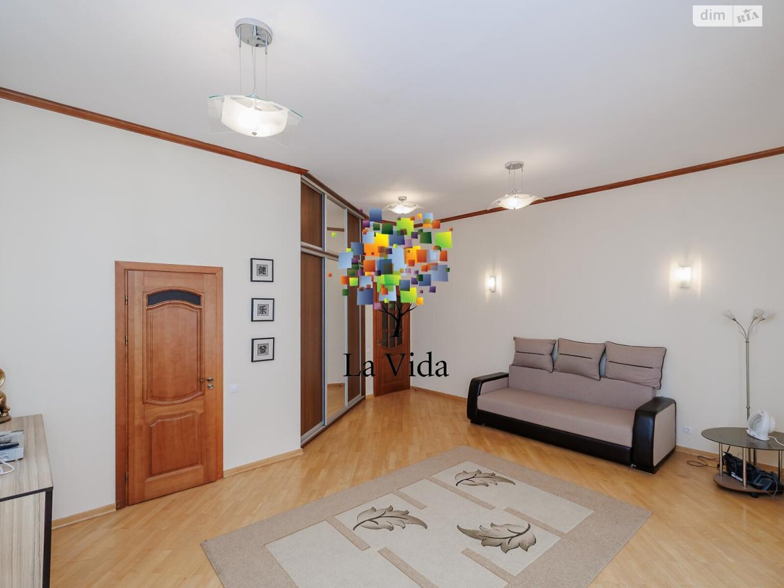 трехэтажный дом с гаражом, 634.9 кв. м, кирпич. Продажа в Лесниках фото 1 трехэтажный дом с гаражом, 634.9 кв. м, кирпич. Продажа в Лесниках фото 1