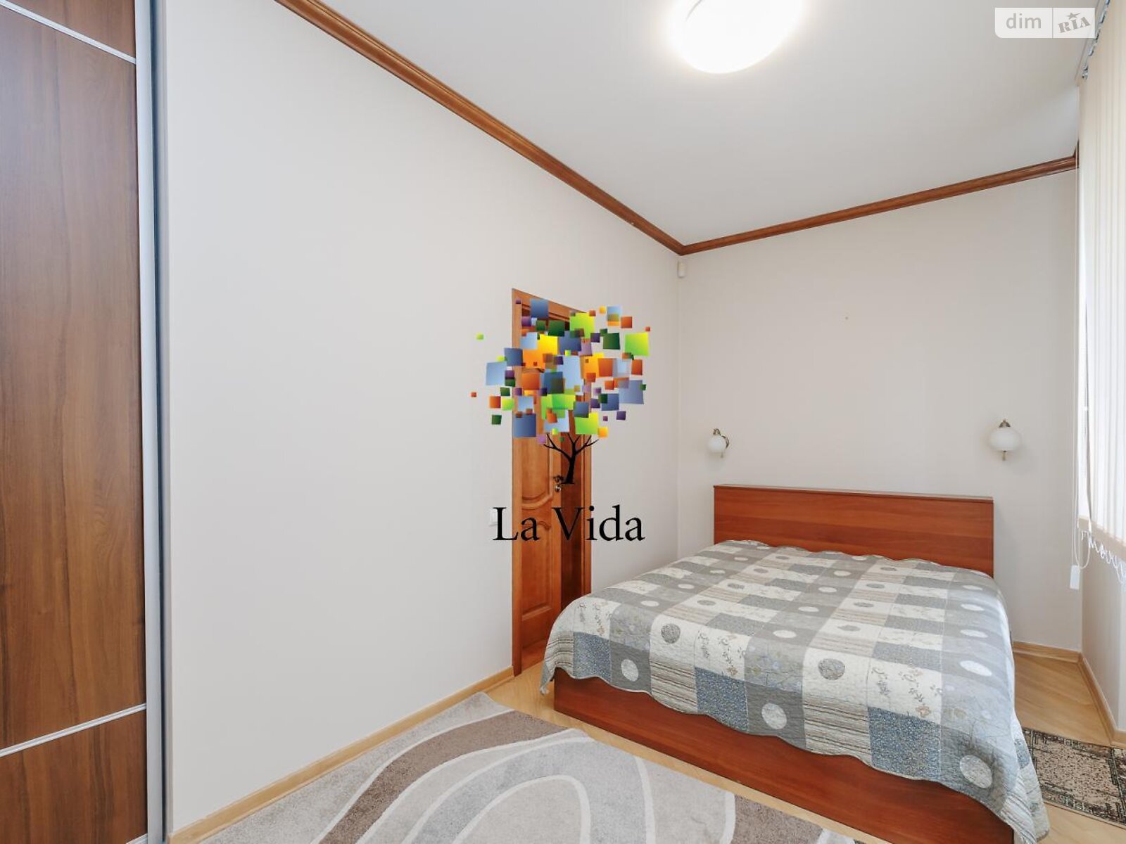 трехэтажный дом с гаражом, 634.9 кв. м, кирпич. Продажа в Лесниках фото 1 трехэтажный дом с гаражом, 634.9 кв. м, кирпич. Продажа в Лесниках фото 1
