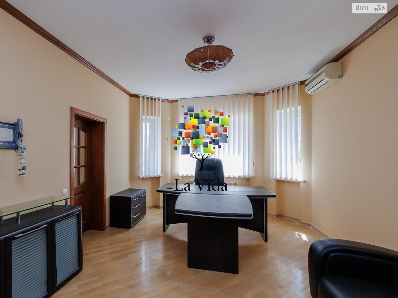 трехэтажный дом с гаражом, 634.9 кв. м, кирпич. Продажа в Лесниках фото 1 трехэтажный дом с гаражом, 634.9 кв. м, кирпич. Продажа в Лесниках фото 1