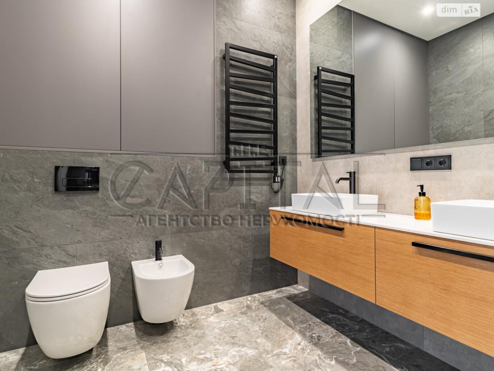 двухэтажный дом с балконом, 255 кв. м, кирпич. Продажа в Лесниках фото 1 двухэтажный дом с балконом, 255 кв. м, кирпич. Продажа в Лесниках фото 1
