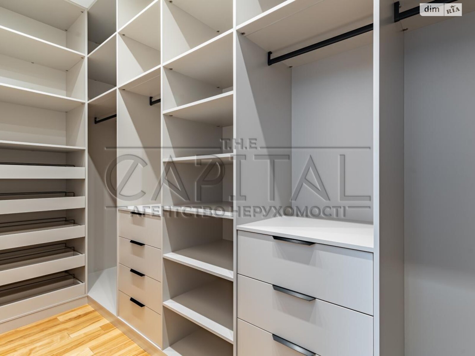 двухэтажный дом с балконом, 255 кв. м, кирпич. Продажа в Лесниках фото 1 двухэтажный дом с балконом, 255 кв. м, кирпич. Продажа в Лесниках фото 1