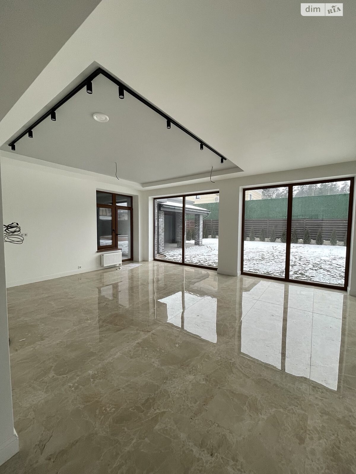 двухэтажный дом с гаражом, 395 кв. м, кирпич. Продажа в Лесниках фото 1 двухэтажный дом с гаражом, 395 кв. м, кирпич. Продажа в Лесниках фото 1