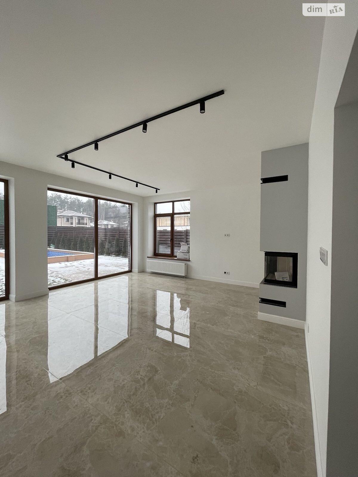 двухэтажный дом с гаражом, 395 кв. м, кирпич. Продажа в Лесниках фото 1 двухэтажный дом с гаражом, 395 кв. м, кирпич. Продажа в Лесниках фото 1
