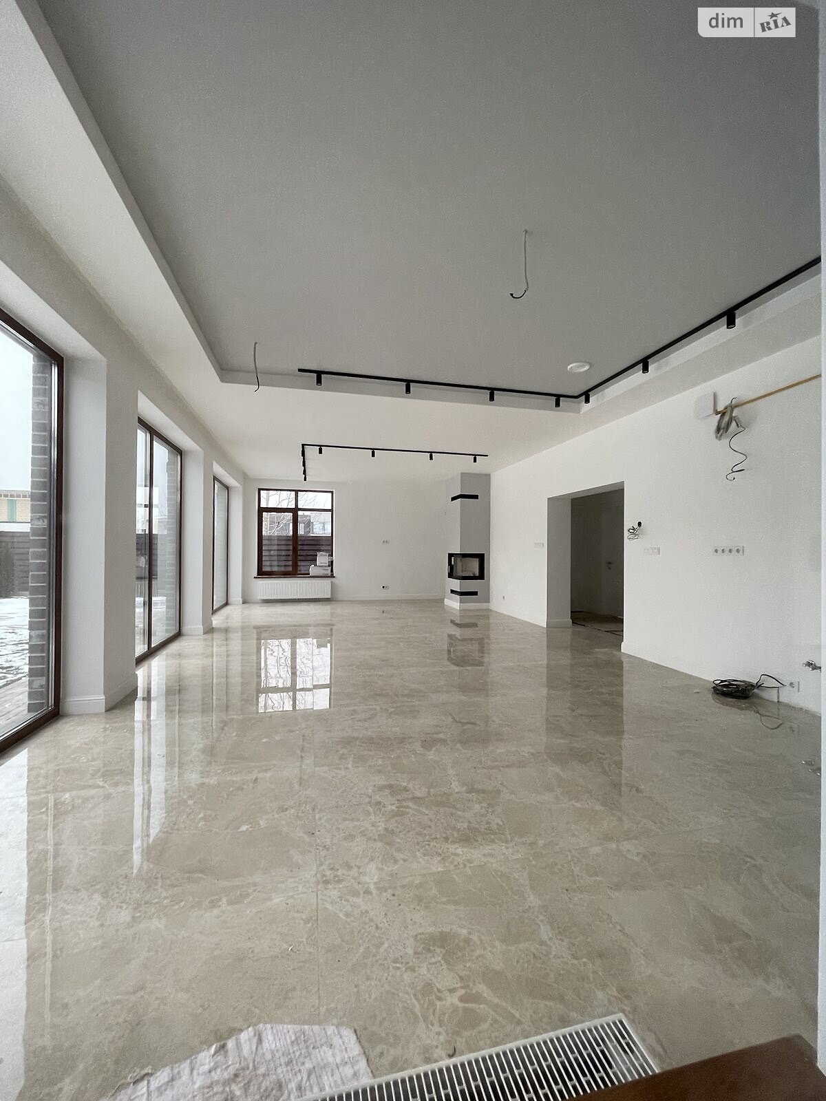 двухэтажный дом с гаражом, 395 кв. м, кирпич. Продажа в Лесниках фото 1 двухэтажный дом с гаражом, 395 кв. м, кирпич. Продажа в Лесниках фото 1