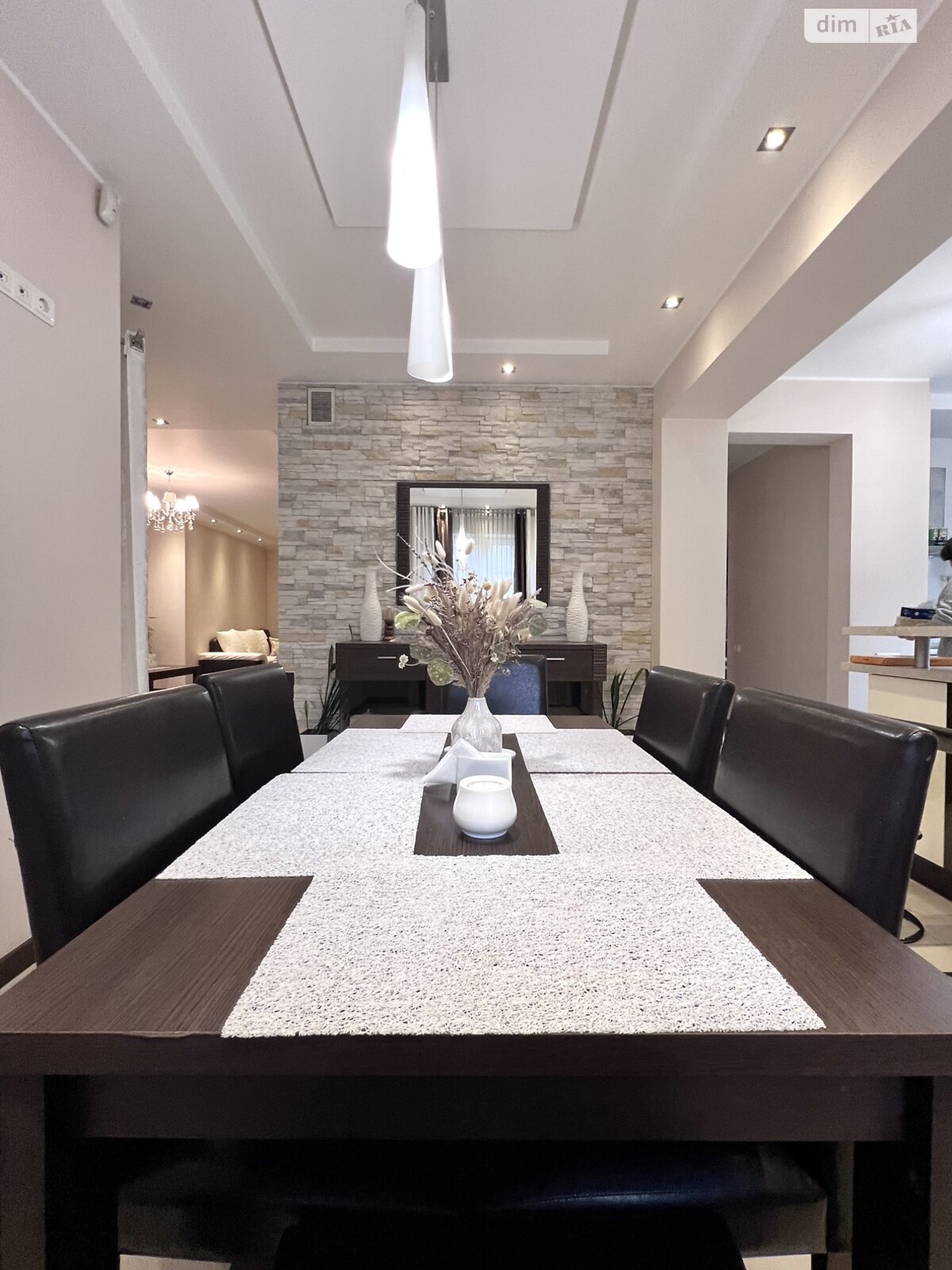 двоповерховий будинок з гаражем, 291.7 кв. м, цегла. Продаж у Лісниках фото 1 двоповерховий будинок з гаражем, 291.7 кв. м, цегла. Продаж у Лісниках фото 1