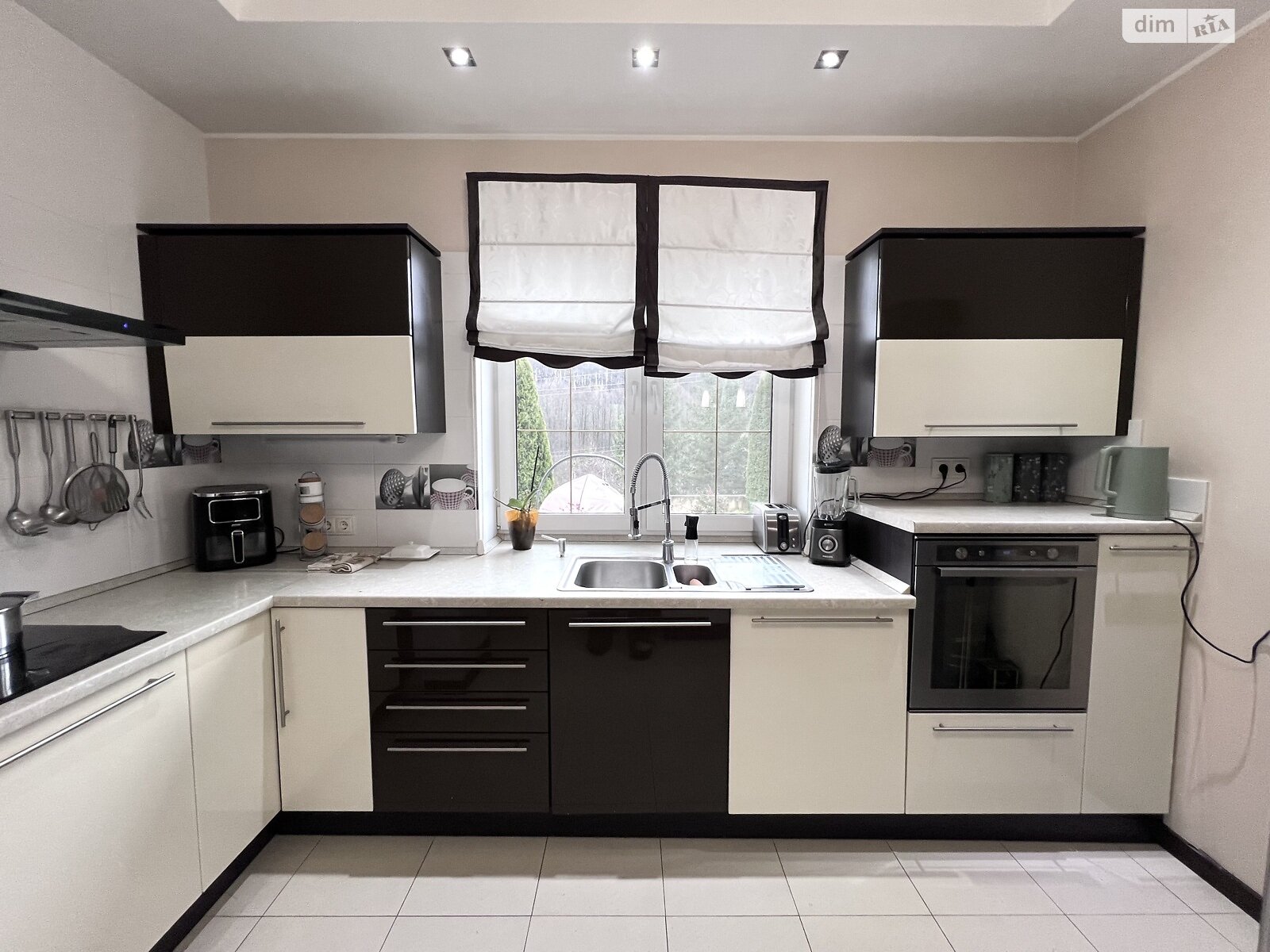 двоповерховий будинок з гаражем, 291.7 кв. м, цегла. Продаж у Лісниках фото 1 двоповерховий будинок з гаражем, 291.7 кв. м, цегла. Продаж у Лісниках фото 1