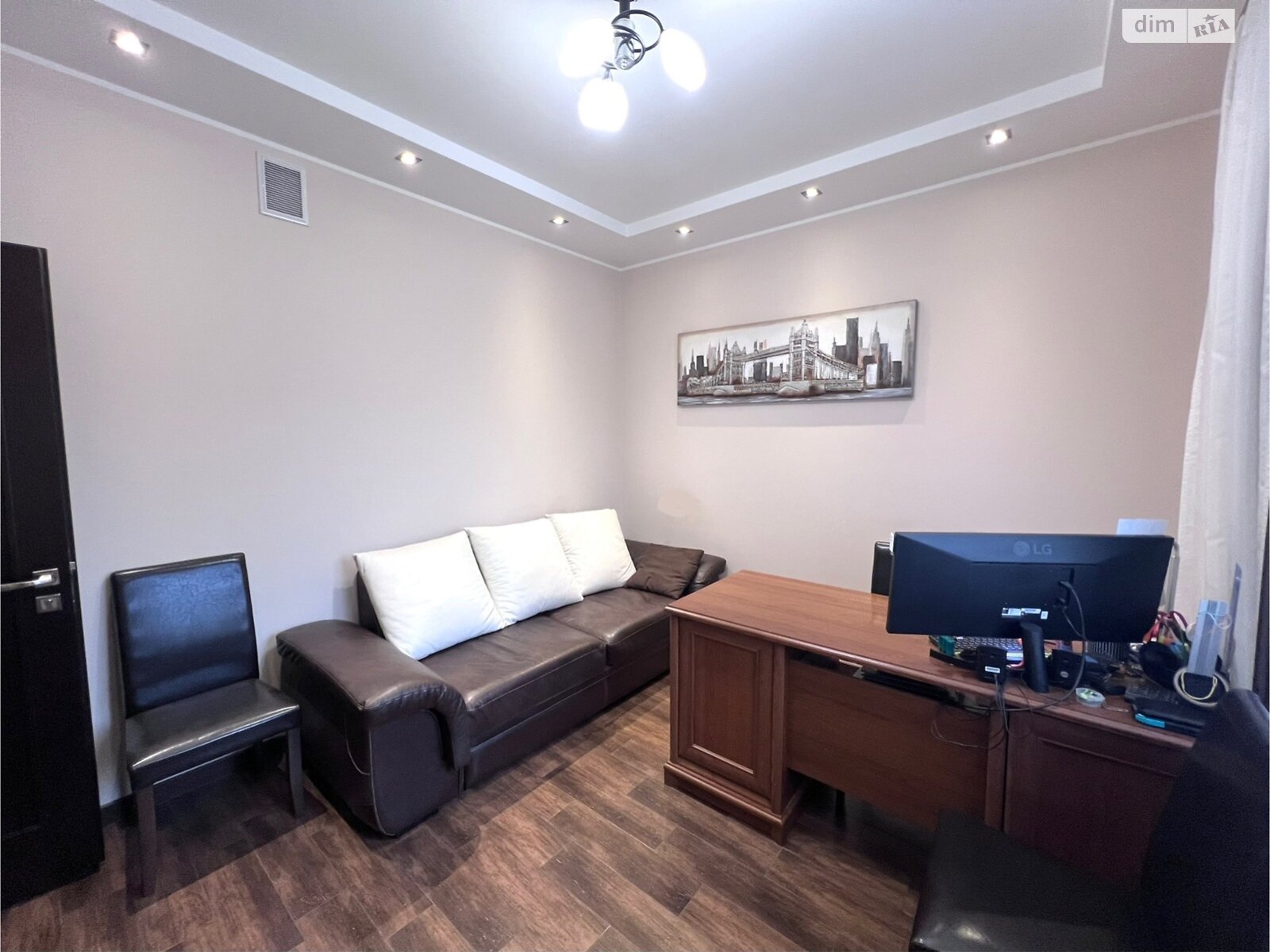 двоповерховий будинок з гаражем, 291.7 кв. м, цегла. Продаж у Лісниках фото 1 двоповерховий будинок з гаражем, 291.7 кв. м, цегла. Продаж у Лісниках фото 1