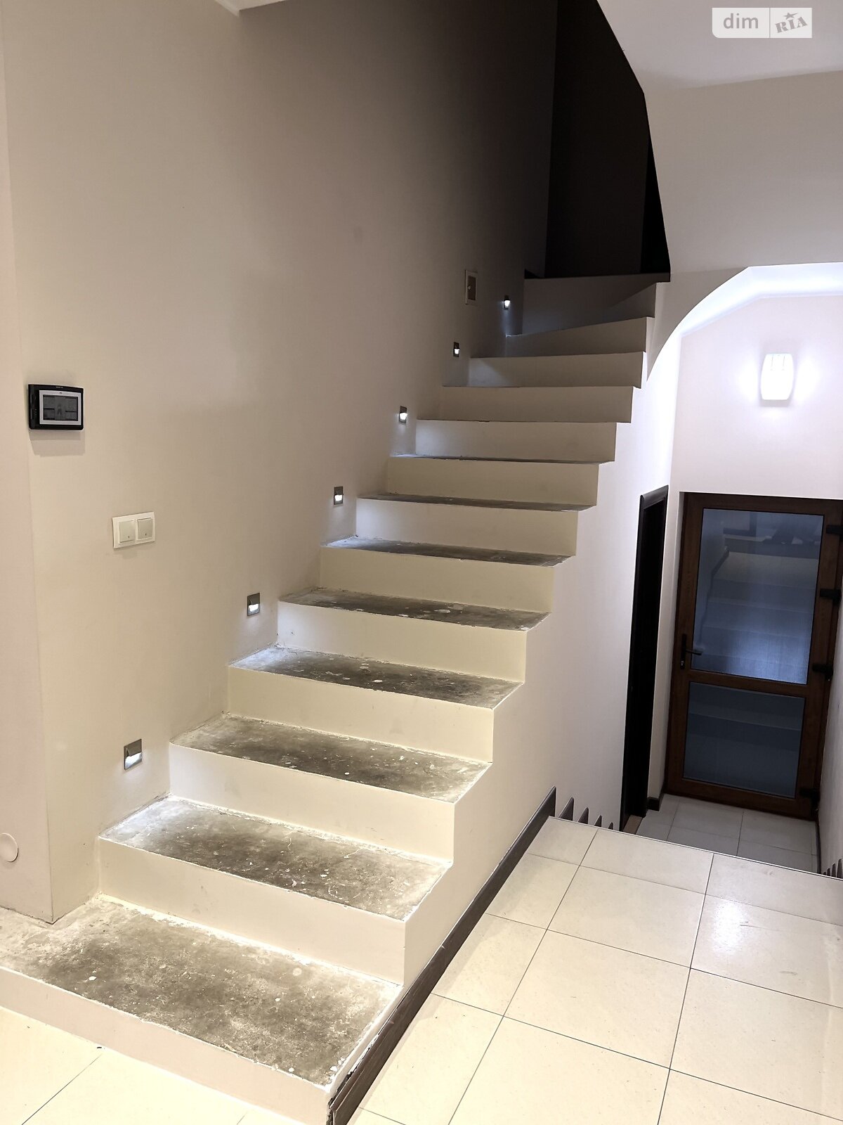 двоповерховий будинок з гаражем, 291.7 кв. м, цегла. Продаж у Лісниках фото 1 двоповерховий будинок з гаражем, 291.7 кв. м, цегла. Продаж у Лісниках фото 1