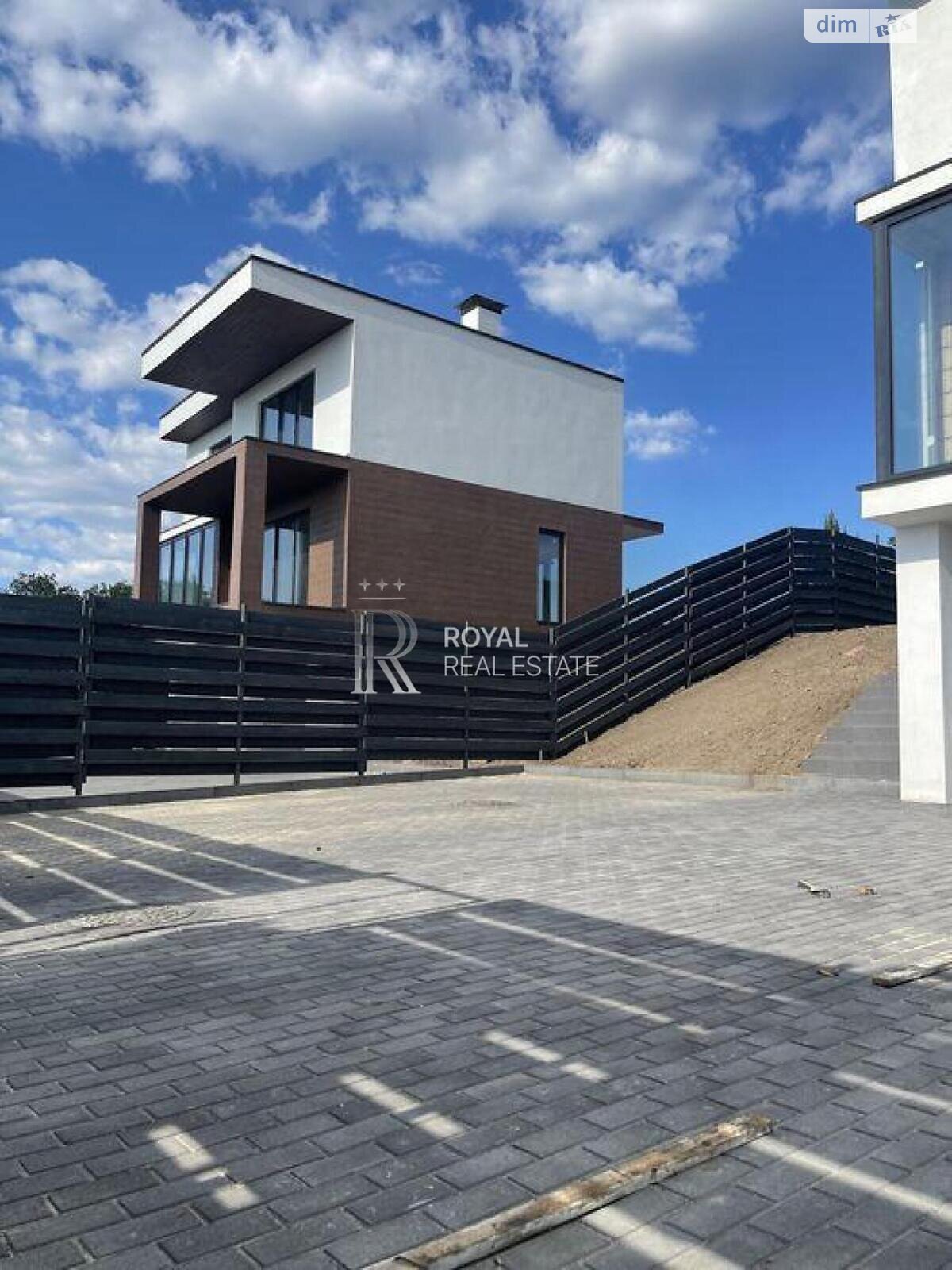 триповерховий будинок з гаражем, 250 кв. м, цегла. Продаж в Лісниках фото 1 триповерховий будинок з гаражем, 250 кв. м, цегла. Продаж в Лісниках фото 1