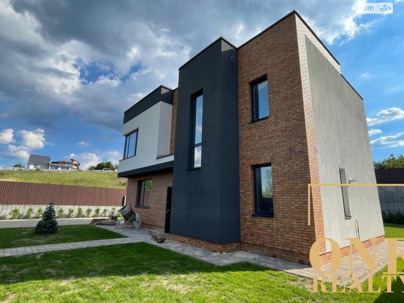 двухэтажный дом с отоплением, 145 кв. м, керамический блок. Продажа в Лесниках фото 1 двухэтажный дом с отоплением, 145 кв. м, керамический блок. Продажа в Лесниках фото 1