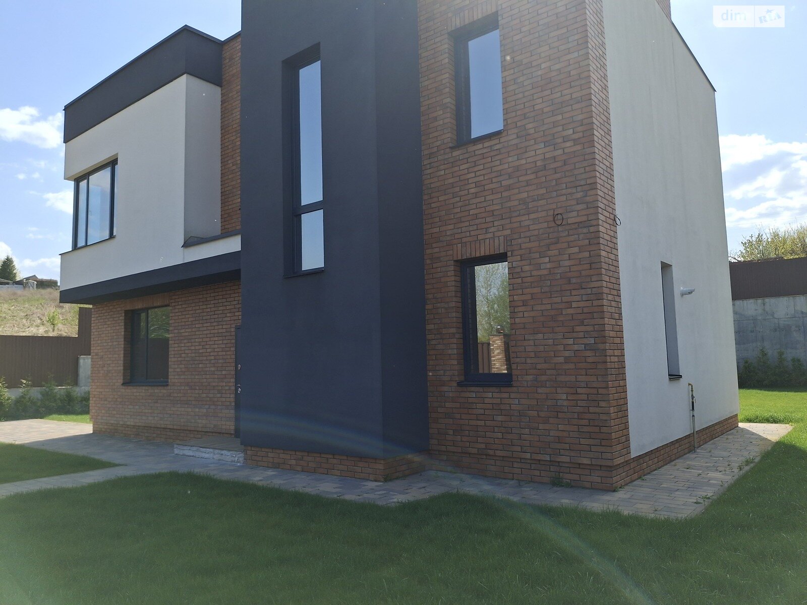двоповерховий будинок, 155 кв. м, кирпич. Продаж у Лісниках фото 1 двоповерховий будинок, 155 кв. м, кирпич. Продаж у Лісниках фото 1