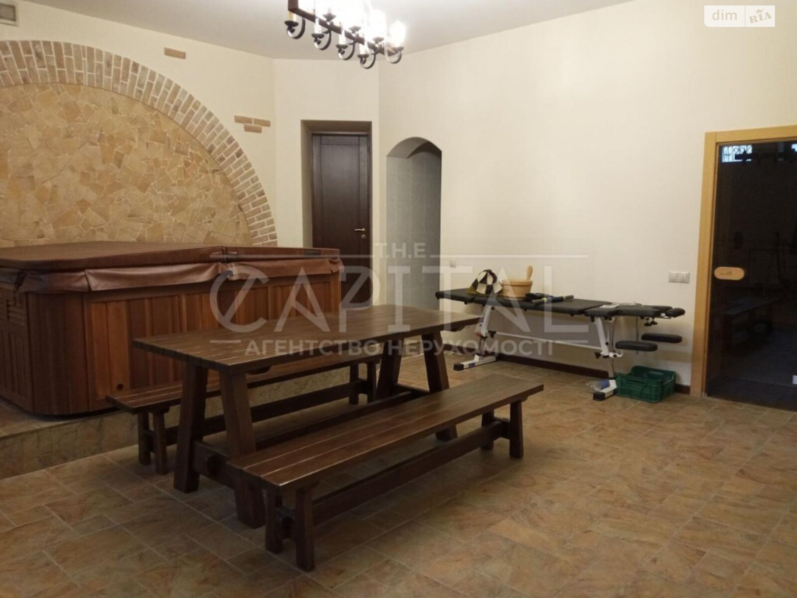 триповерховий будинок, 550 кв. м, цегла. Продаж у Лісниках фото 1 триповерховий будинок, 550 кв. м, цегла. Продаж у Лісниках фото 1