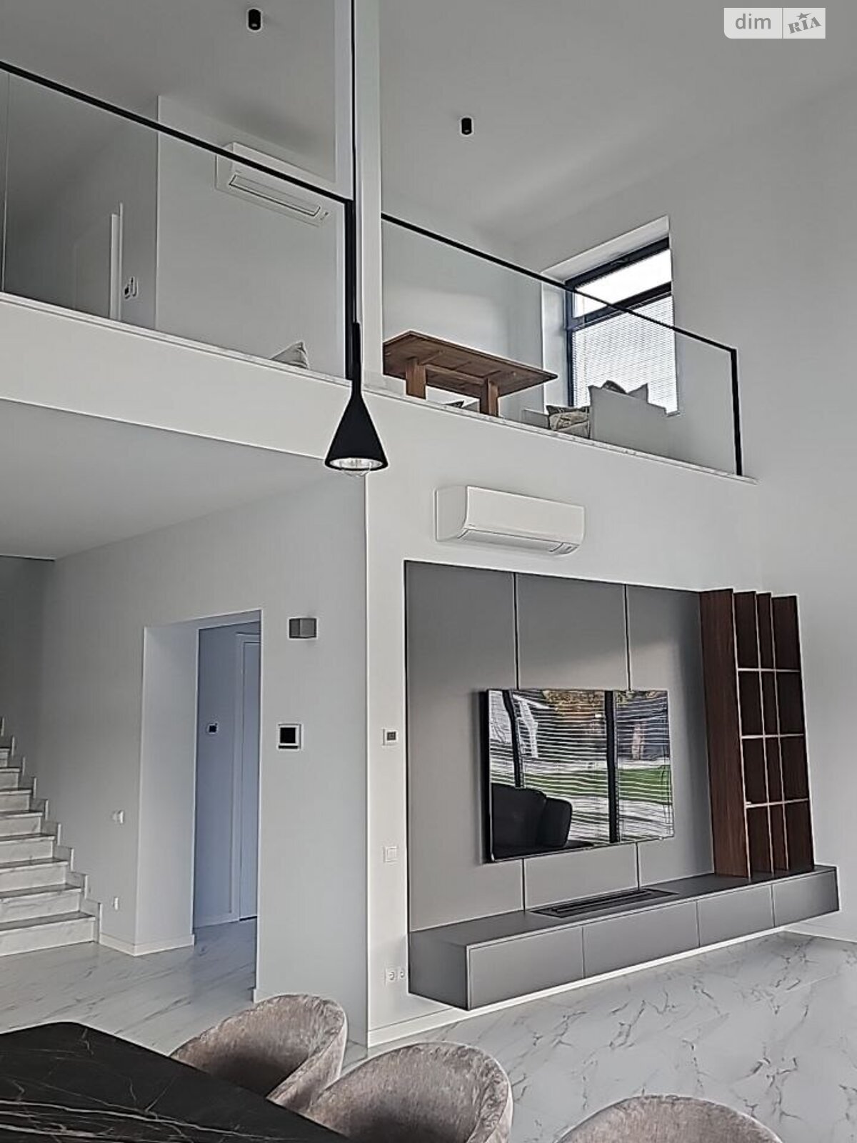 двухэтажный дом с гаражом, 340 кв. м, кирпич. Продажа в Лесниках фото 1 двухэтажный дом с гаражом, 340 кв. м, кирпич. Продажа в Лесниках фото 1