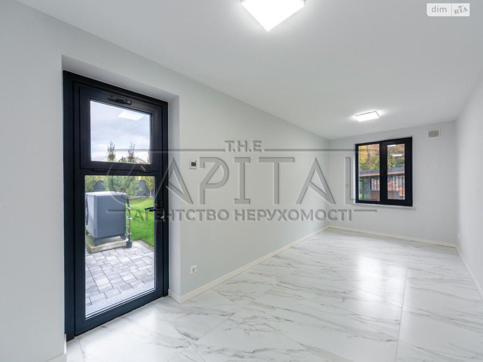 двухэтажный дом с гаражом, 340 кв. м, кирпич. Продажа в Лесниках фото 1 двухэтажный дом с гаражом, 340 кв. м, кирпич. Продажа в Лесниках фото 1