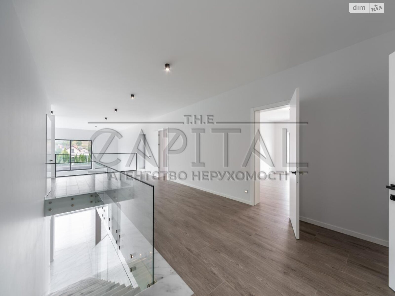 двухэтажный дом с гаражом, 340 кв. м, кирпич. Продажа в Лесниках фото 1 двухэтажный дом с гаражом, 340 кв. м, кирпич. Продажа в Лесниках фото 1