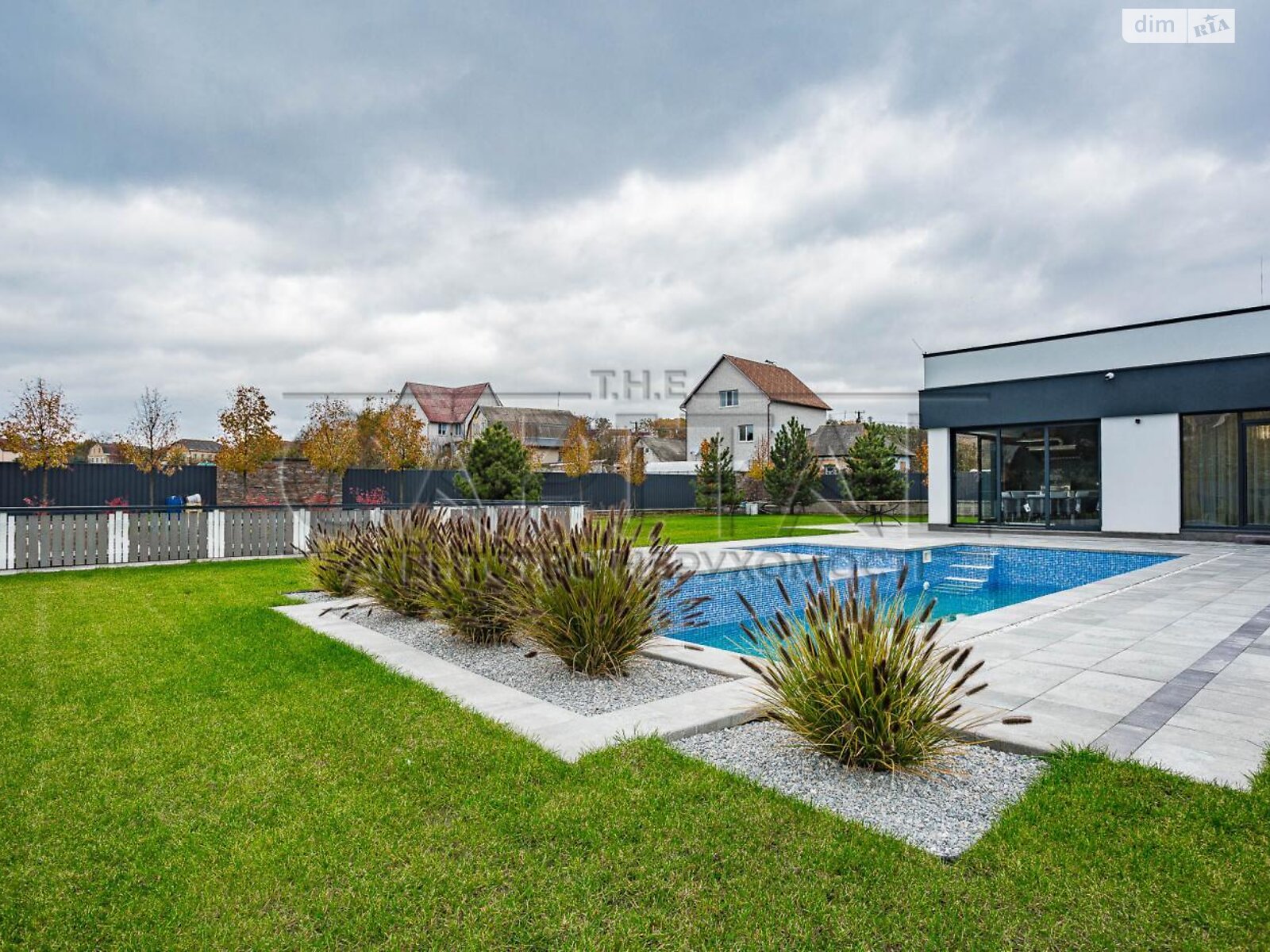 одноповерховий будинок з гаражем, 280 кв. м, кирпич. Продаж у Лісниках фото 1 одноповерховий будинок з гаражем, 280 кв. м, кирпич. Продаж у Лісниках фото 1