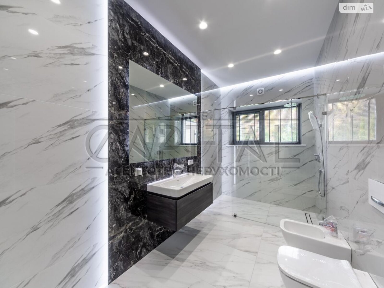 двухэтажный дом с гаражом, 340 кв. м, кирпич. Продажа в Лесниках фото 1 двухэтажный дом с гаражом, 340 кв. м, кирпич. Продажа в Лесниках фото 1