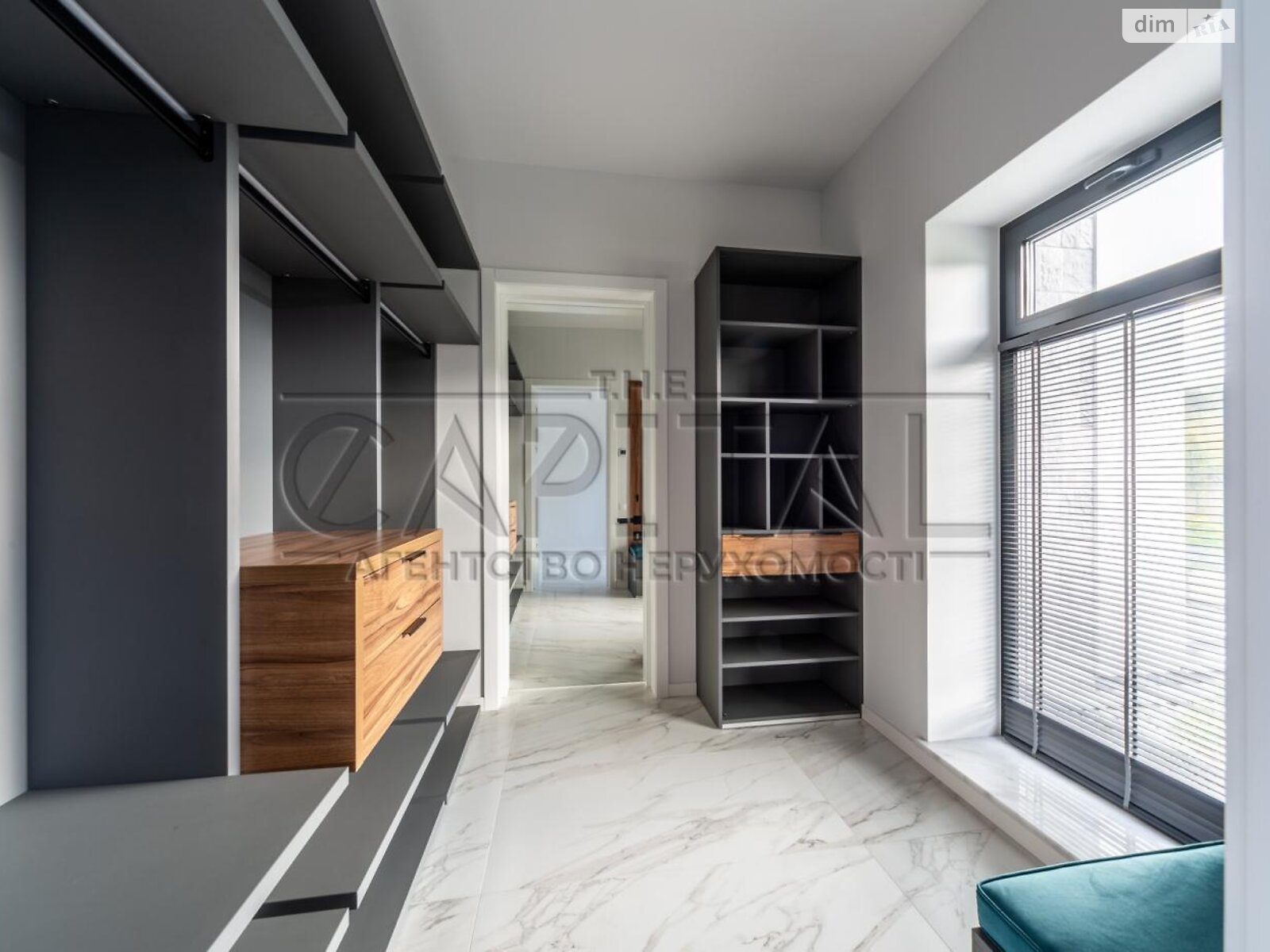 двухэтажный дом с гаражом, 340 кв. м, кирпич. Продажа в Лесниках фото 1 двухэтажный дом с гаражом, 340 кв. м, кирпич. Продажа в Лесниках фото 1