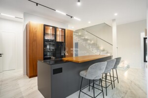 двоповерховий будинок, 340 кв. м, кирпич. Продаж у Лісниках фото 2
