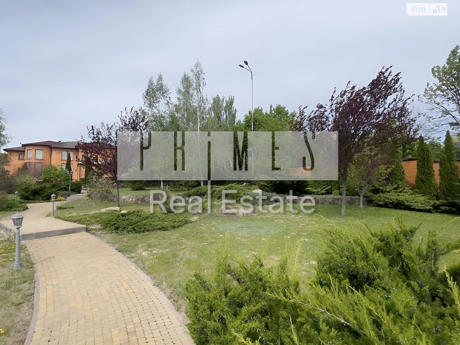 триповерховий будинок з верандою, 1407 кв. м, цегла. Продаж у Лісниках фото 1 триповерховий будинок з верандою, 1407 кв. м, цегла. Продаж у Лісниках фото 1