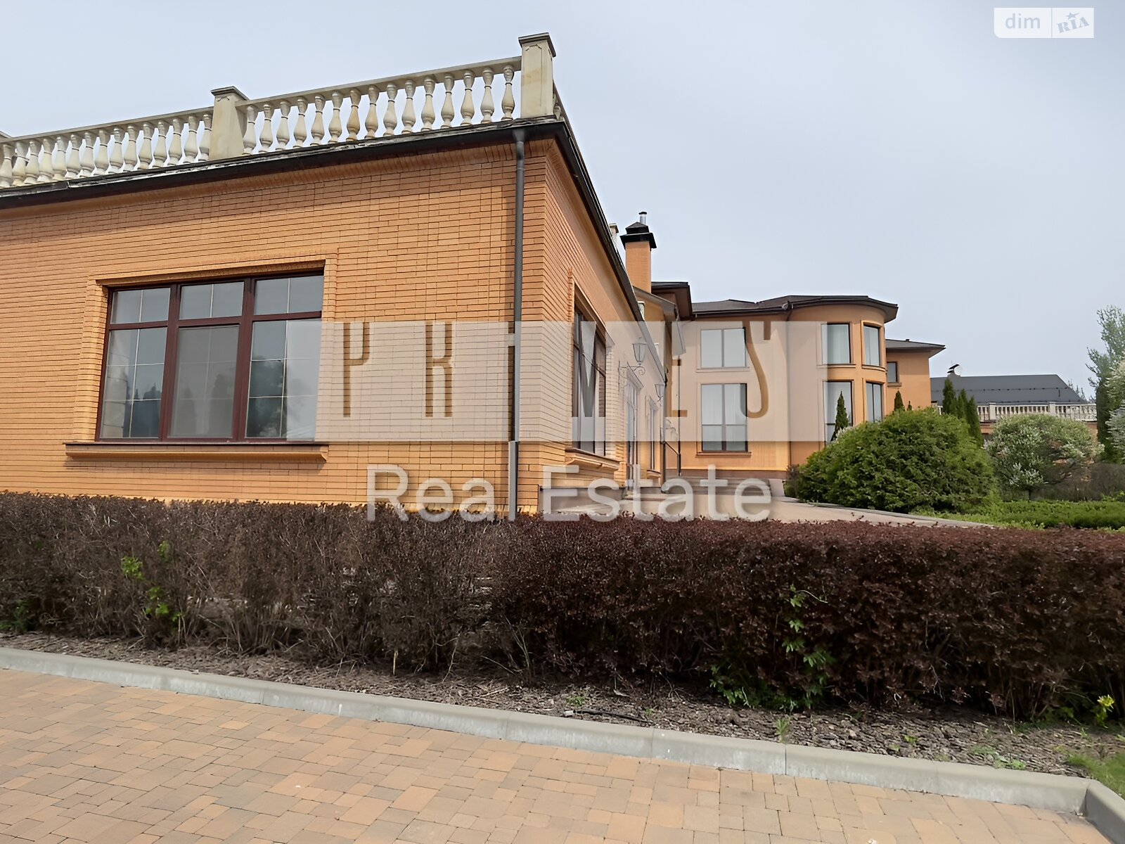 триповерховий будинок з верандою, 1407 кв. м, цегла. Продаж у Лісниках фото 1 триповерховий будинок з верандою, 1407 кв. м, цегла. Продаж у Лісниках фото 1