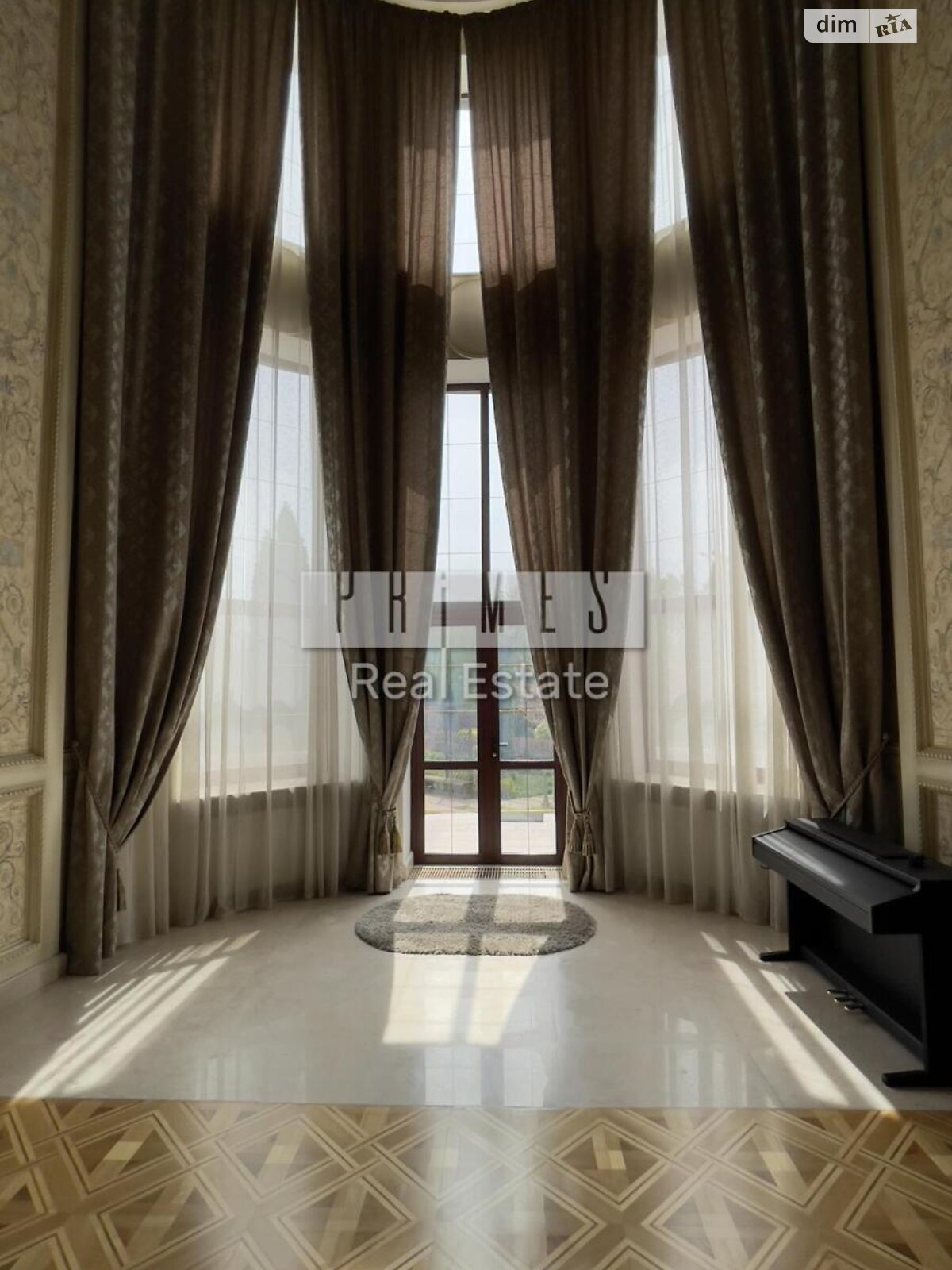 триповерховий будинок з верандою, 1407 кв. м, цегла. Продаж у Лісниках фото 1 триповерховий будинок з верандою, 1407 кв. м, цегла. Продаж у Лісниках фото 1