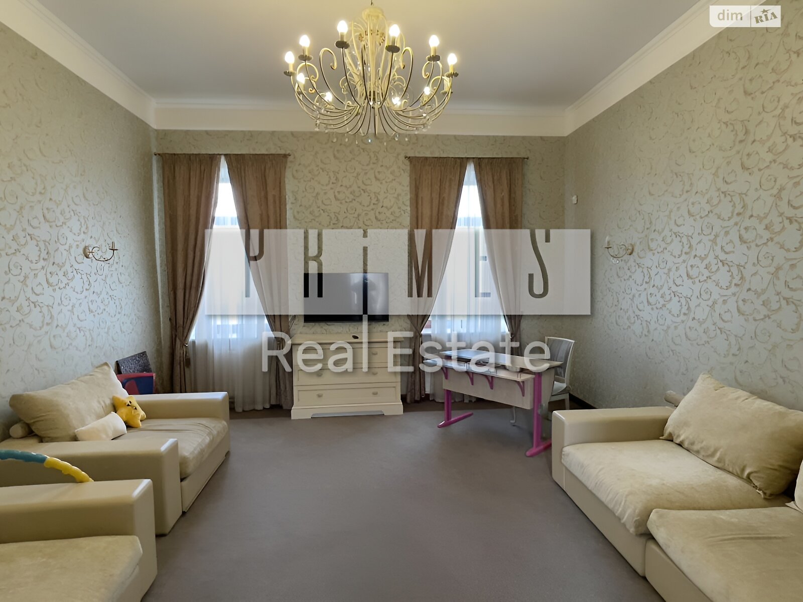 триповерховий будинок з верандою, 1407 кв. м, цегла. Продаж у Лісниках фото 1 триповерховий будинок з верандою, 1407 кв. м, цегла. Продаж у Лісниках фото 1