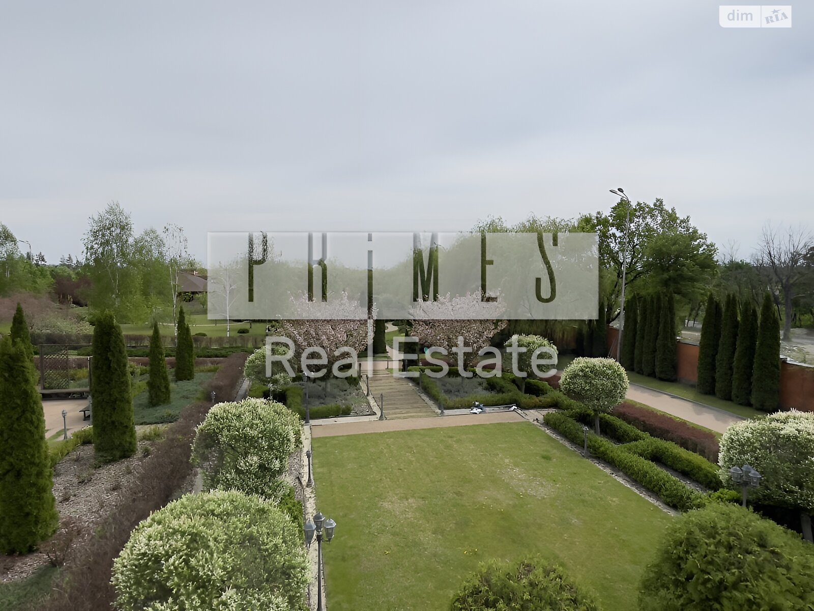 триповерховий будинок з верандою, 1407 кв. м, цегла. Продаж у Лісниках фото 1 триповерховий будинок з верандою, 1407 кв. м, цегла. Продаж у Лісниках фото 1