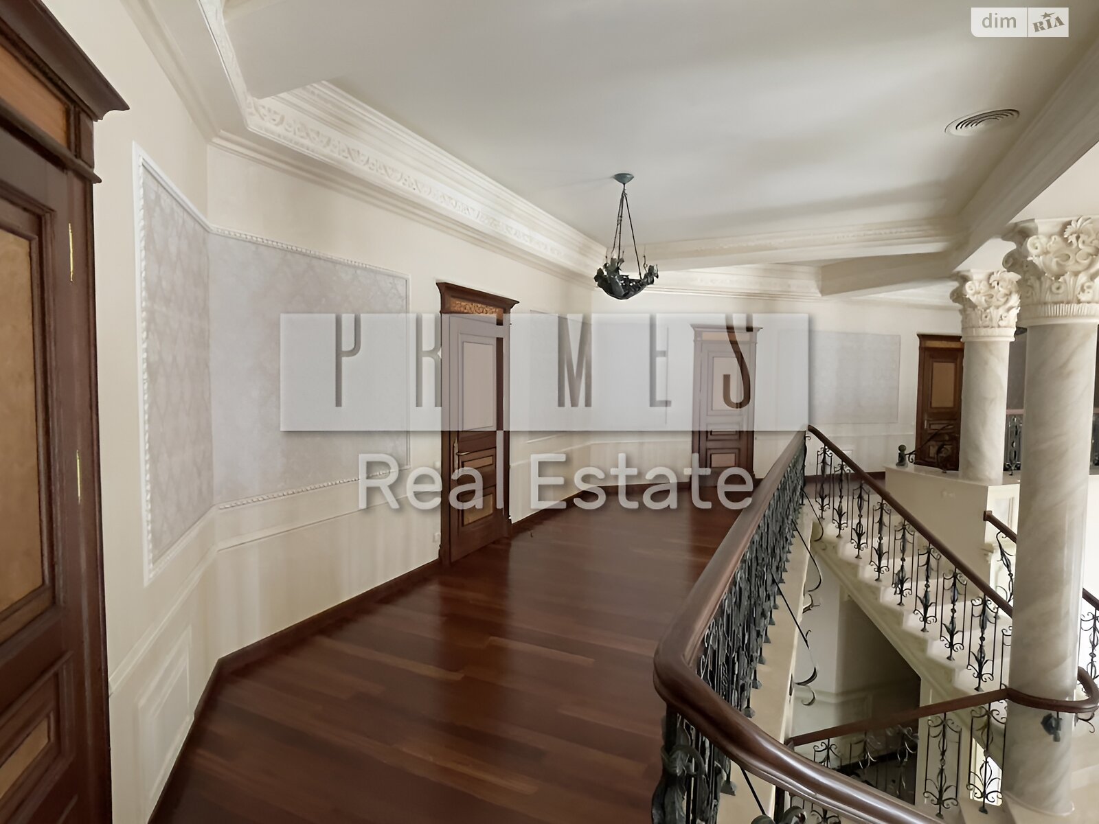 триповерховий будинок з верандою, 1407 кв. м, цегла. Продаж у Лісниках фото 1 триповерховий будинок з верандою, 1407 кв. м, цегла. Продаж у Лісниках фото 1
