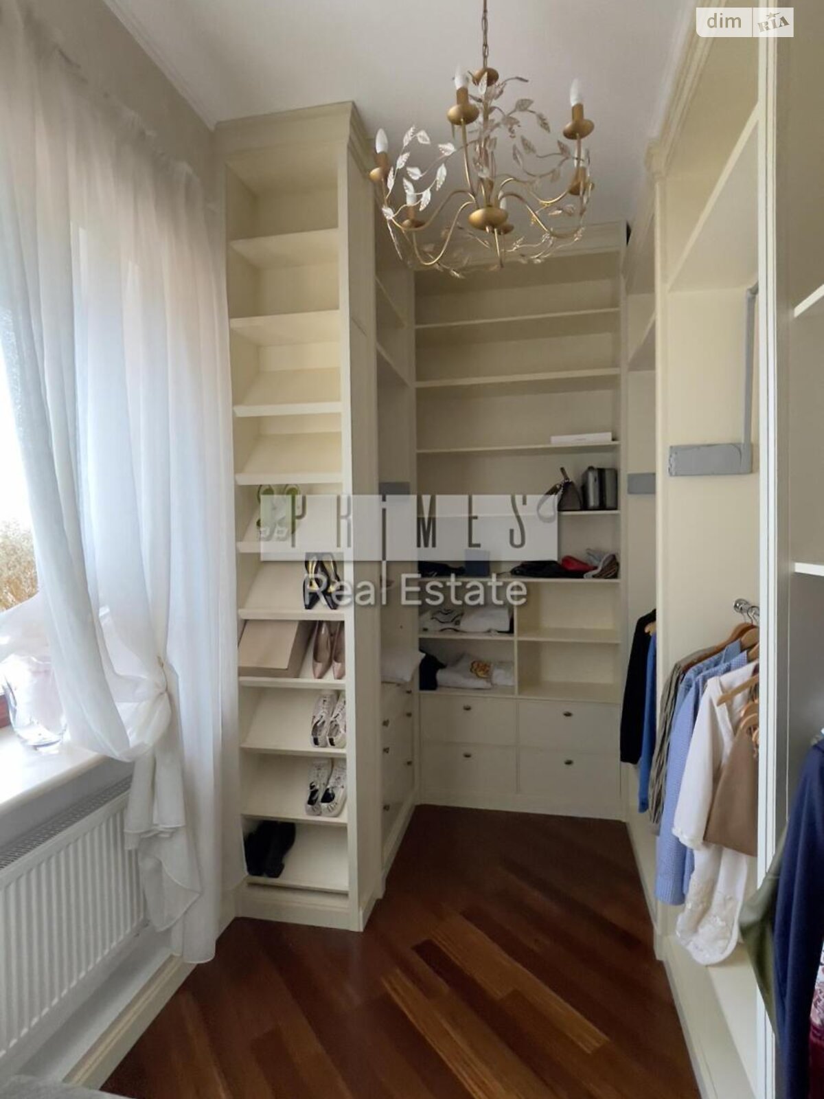 триповерховий будинок з верандою, 1407 кв. м, цегла. Продаж у Лісниках фото 1 триповерховий будинок з верандою, 1407 кв. м, цегла. Продаж у Лісниках фото 1