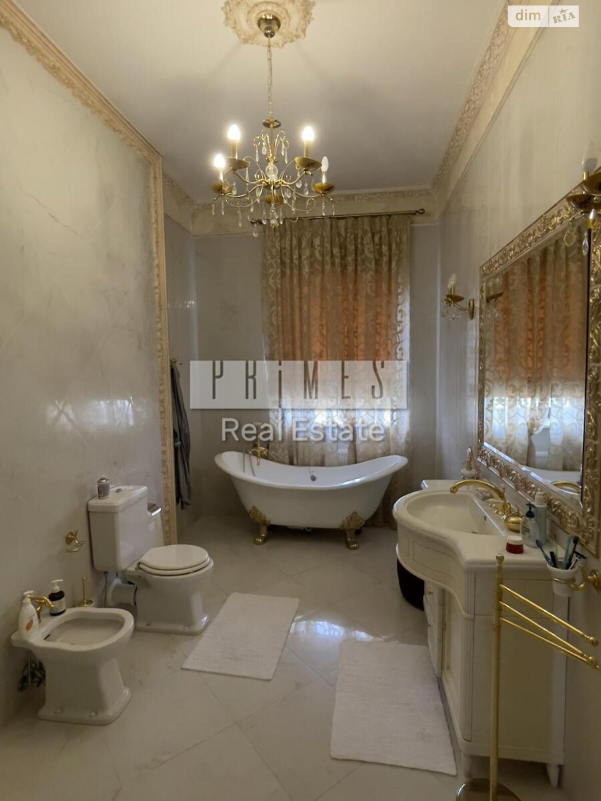 триповерховий будинок з верандою, 1407 кв. м, цегла. Продаж у Лісниках фото 1 триповерховий будинок з верандою, 1407 кв. м, цегла. Продаж у Лісниках фото 1