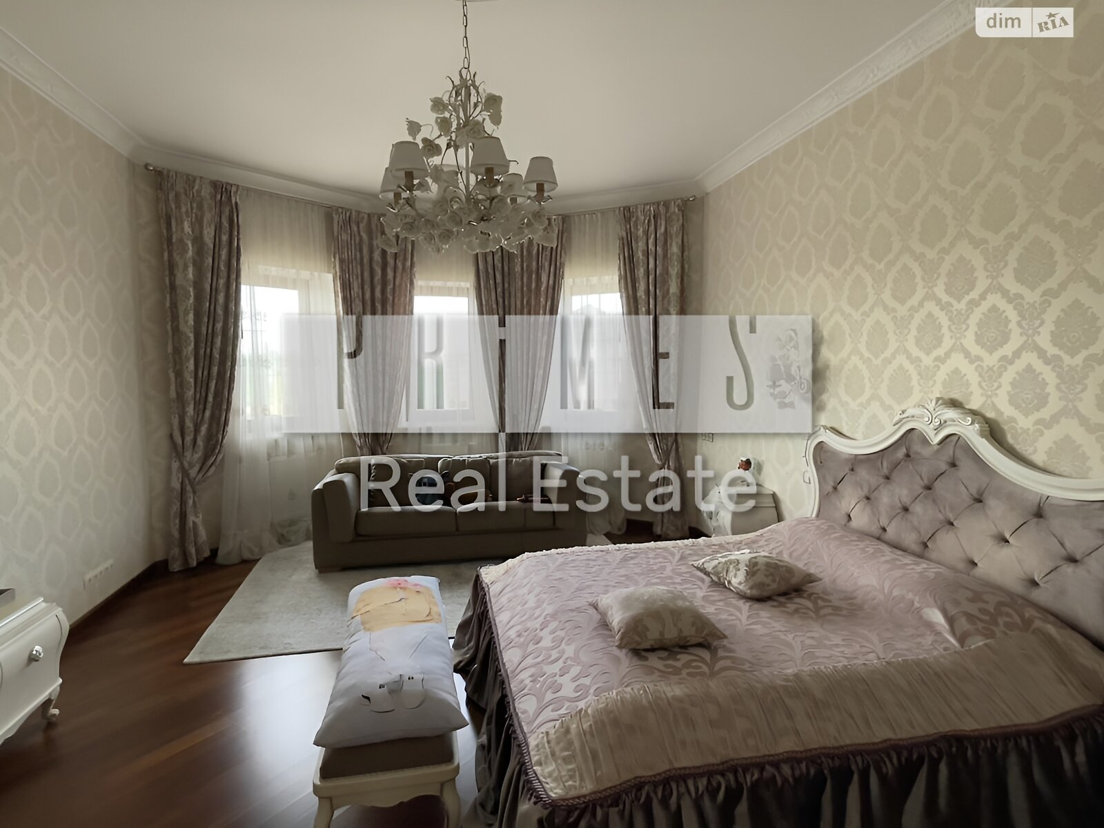 триповерховий будинок з верандою, 1407 кв. м, цегла. Продаж у Лісниках фото 1 триповерховий будинок з верандою, 1407 кв. м, цегла. Продаж у Лісниках фото 1