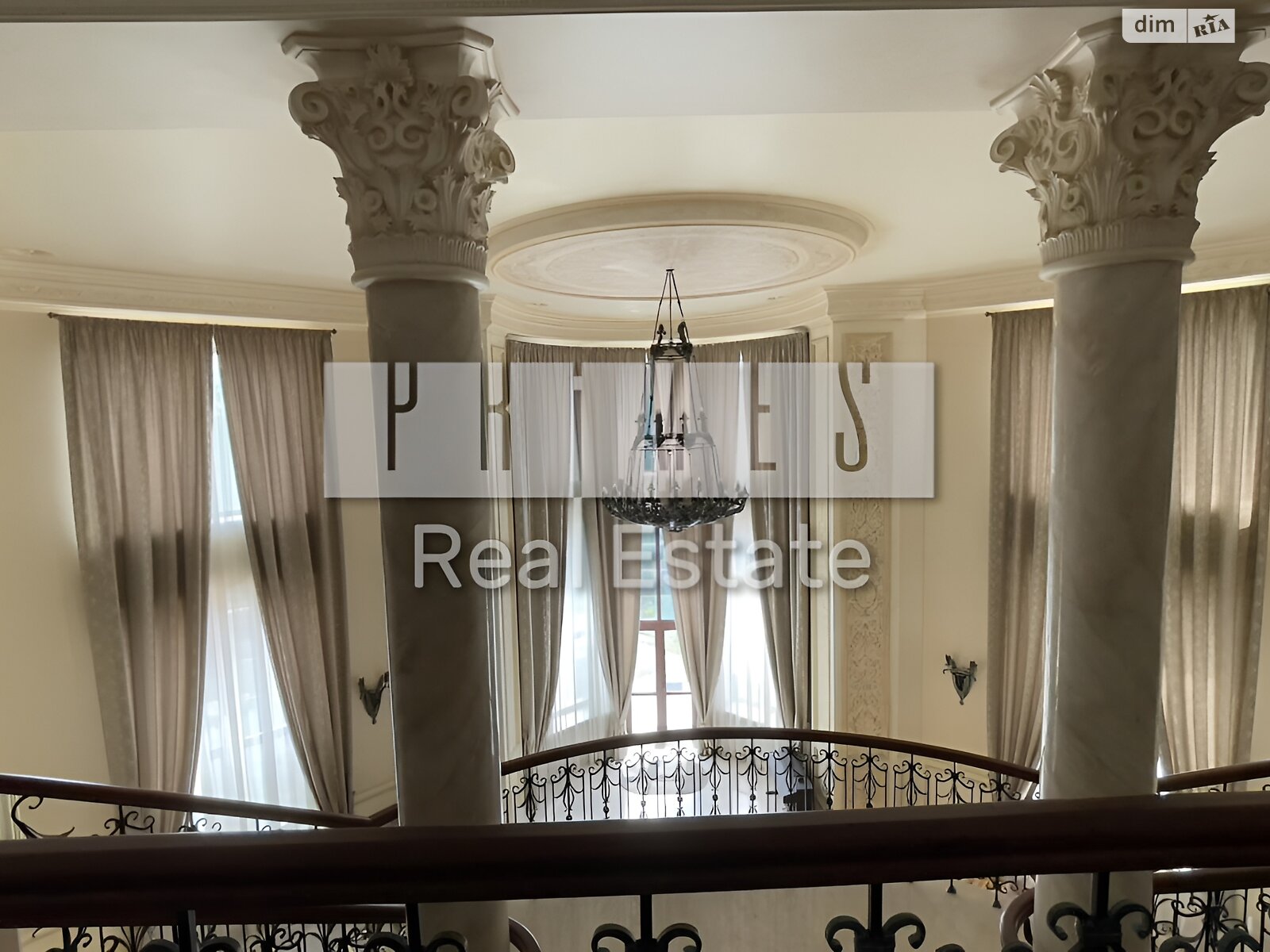 триповерховий будинок з верандою, 1407 кв. м, цегла. Продаж у Лісниках фото 1 триповерховий будинок з верандою, 1407 кв. м, цегла. Продаж у Лісниках фото 1