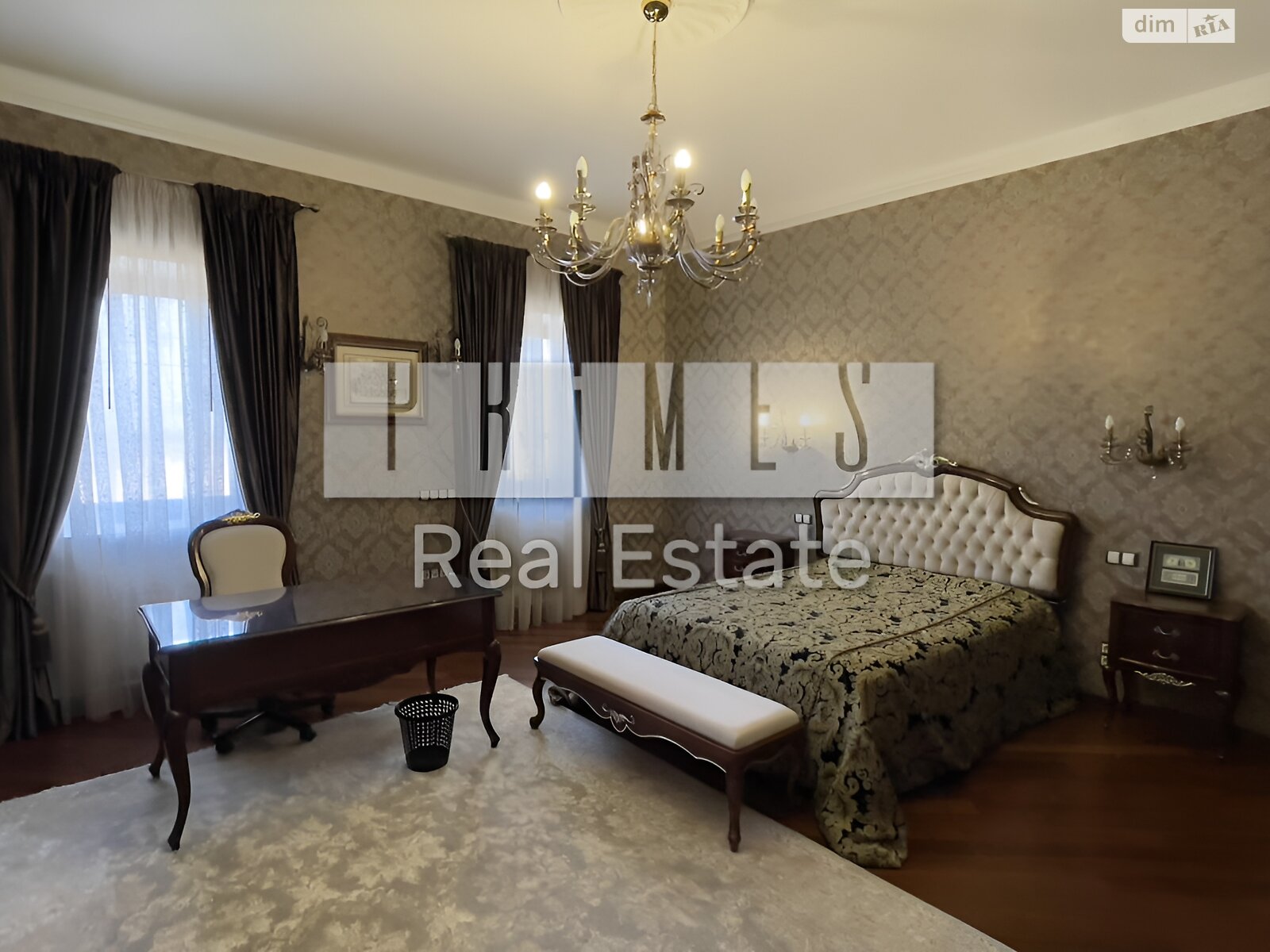 триповерховий будинок з верандою, 1407 кв. м, цегла. Продаж у Лісниках фото 1 триповерховий будинок з верандою, 1407 кв. м, цегла. Продаж у Лісниках фото 1